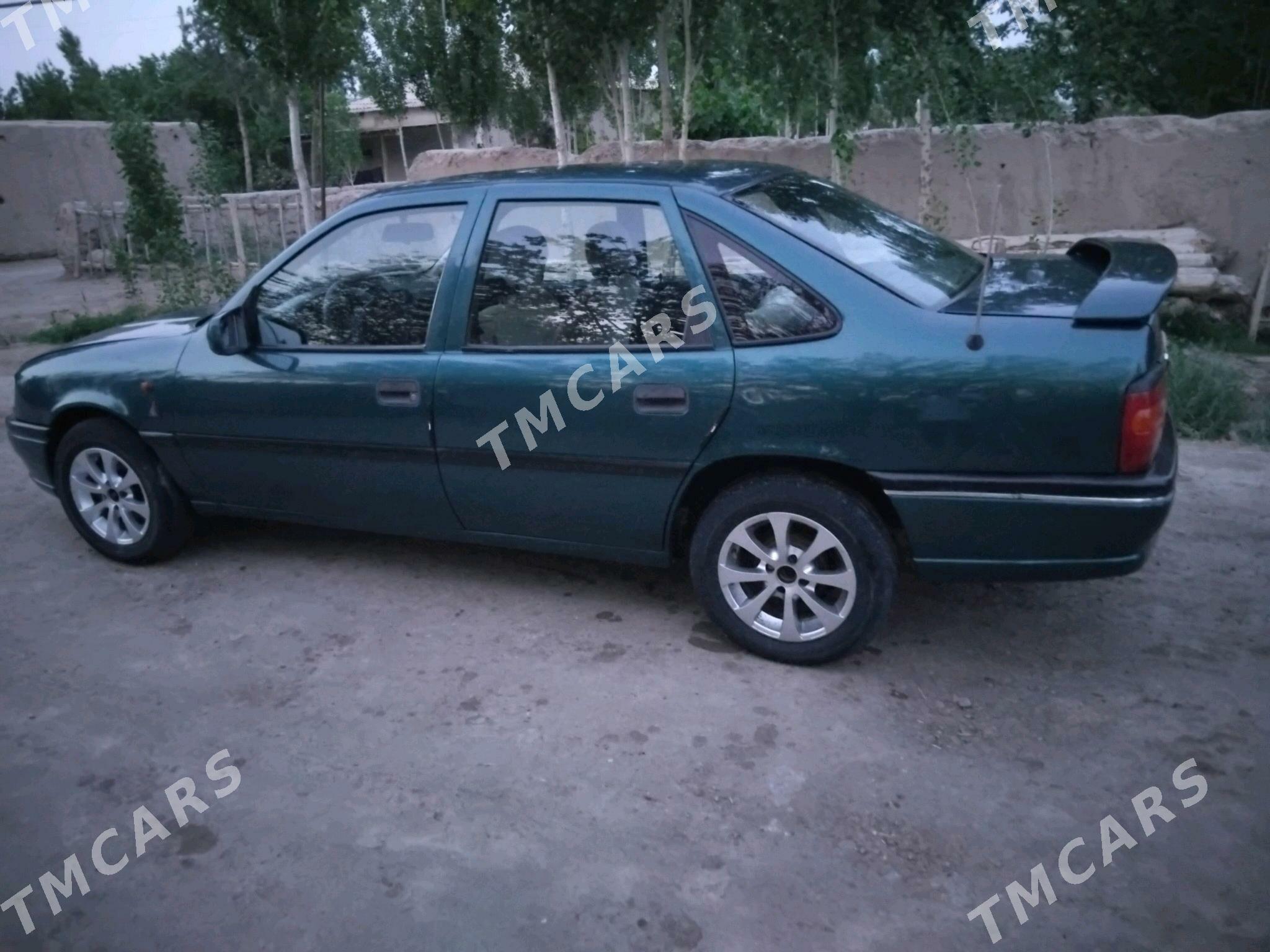 Opel Vectra 1995 - 40 000 TMT - Губадаг - img 7