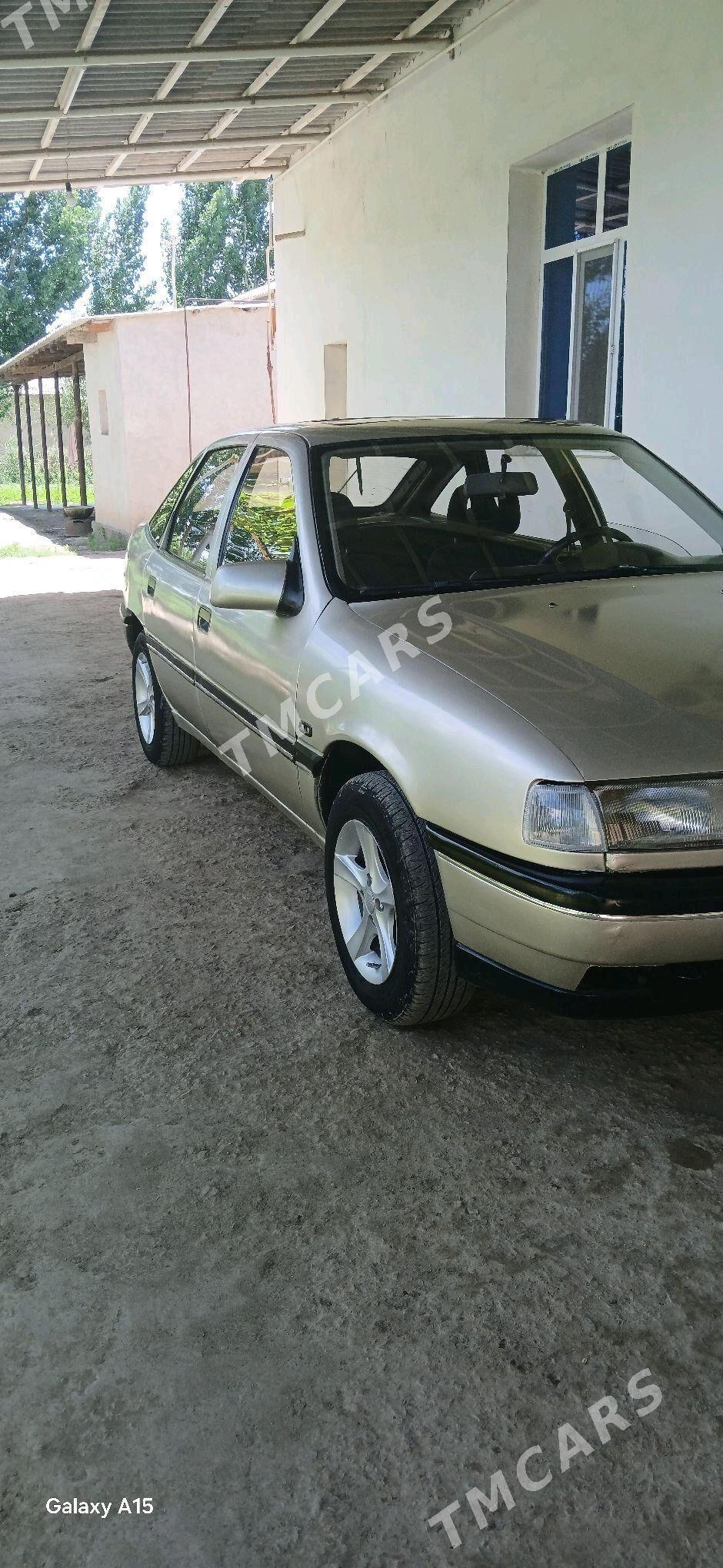 Opel Vectra 1990 - 34 000 TMT - Губадаг - img 8