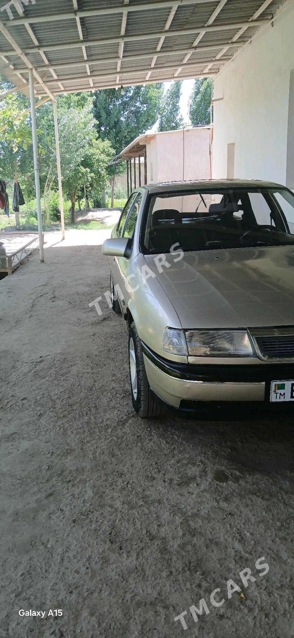 Opel Vectra 1990 - 34 000 TMT - Губадаг - img 7