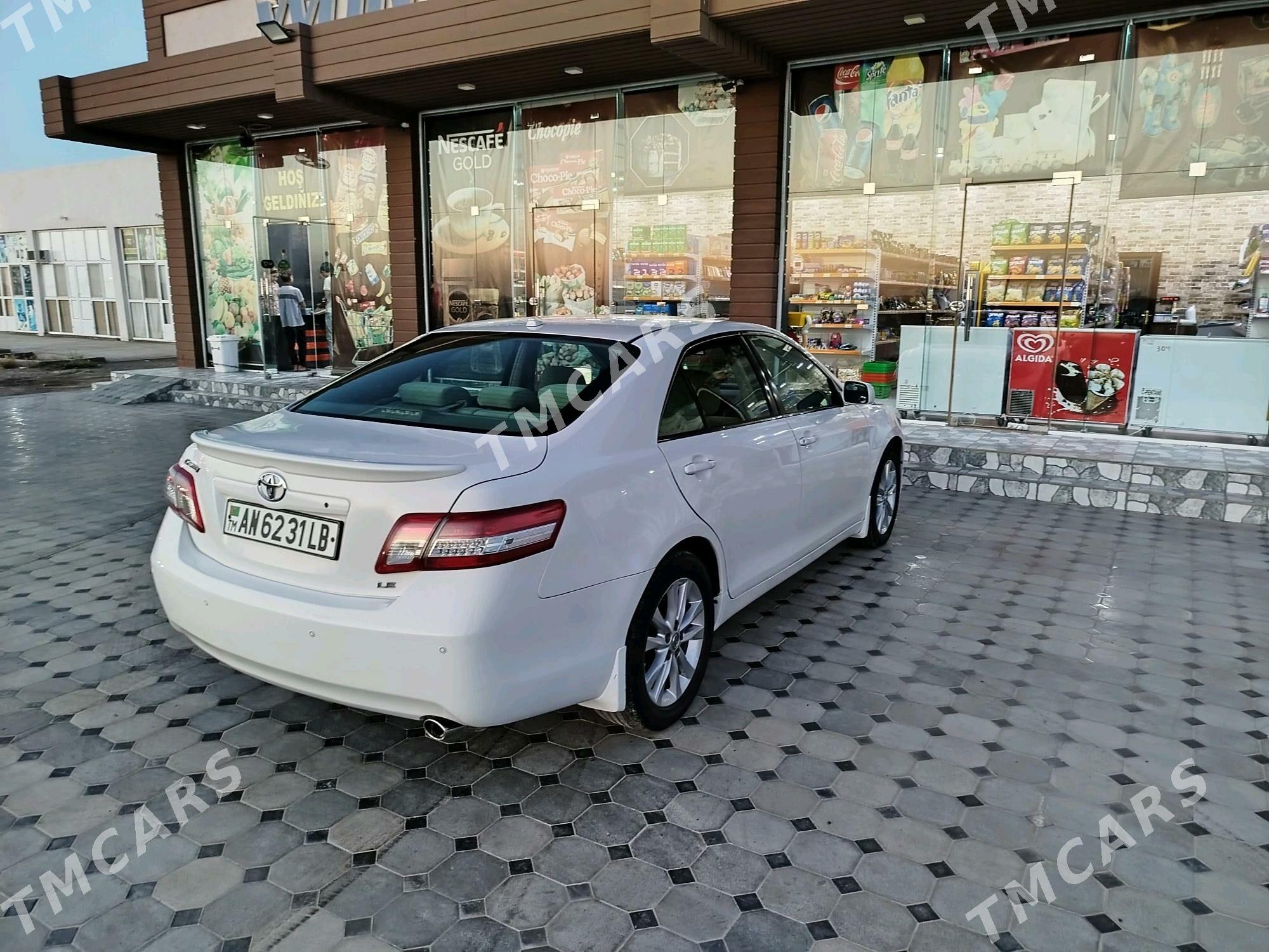 Toyota Camry 2010 - 170 000 TMT - Мары - img 8