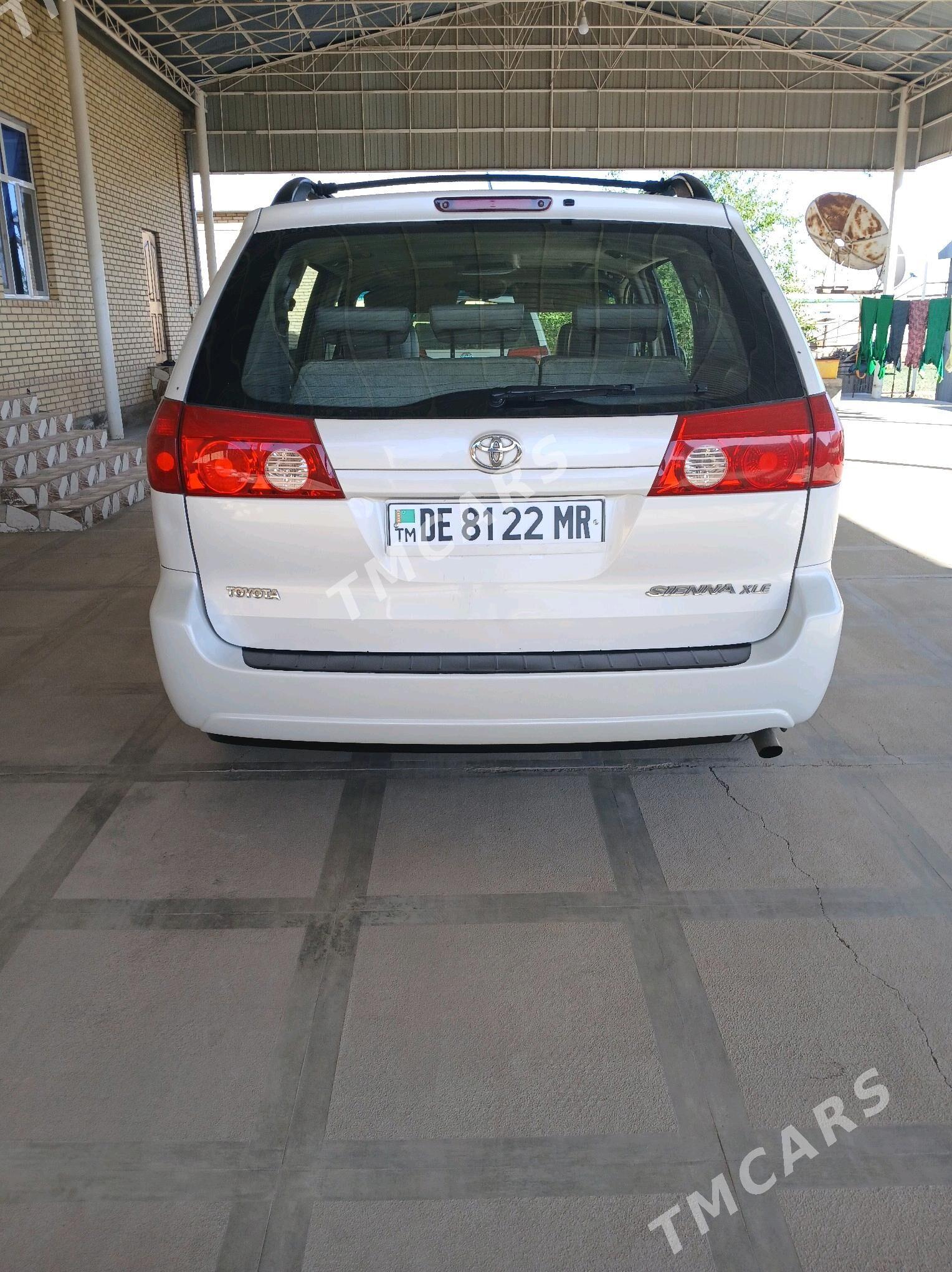 Toyota Sienna 2006 - 265 000 TMT - Мары - img 3