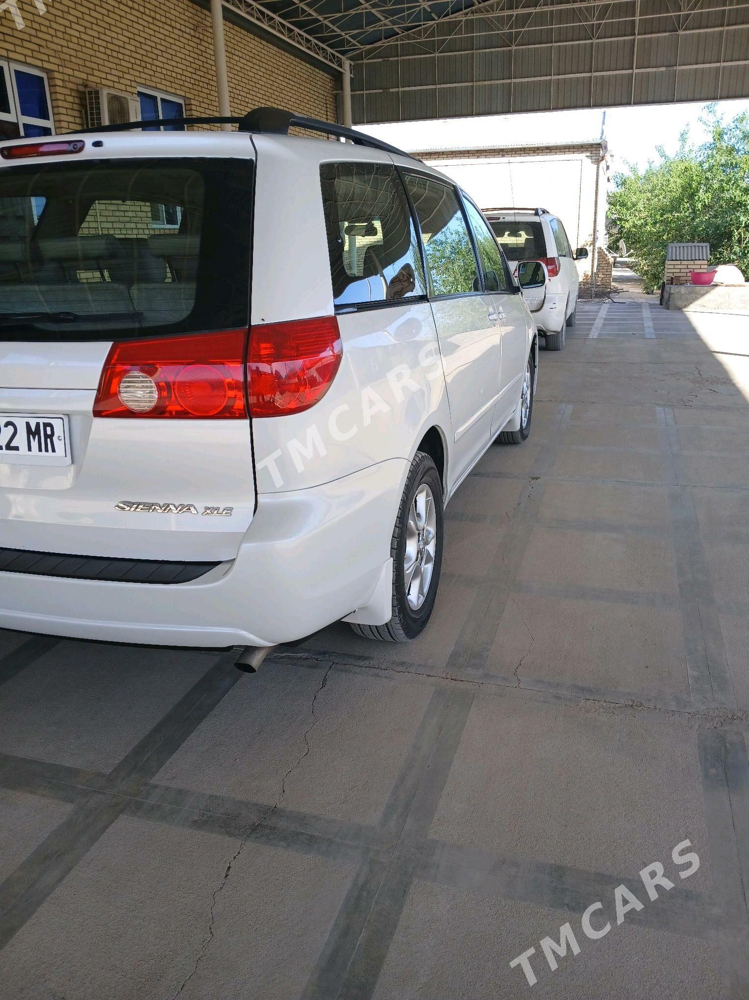 Toyota Sienna 2006 - 265 000 TMT - Мары - img 4