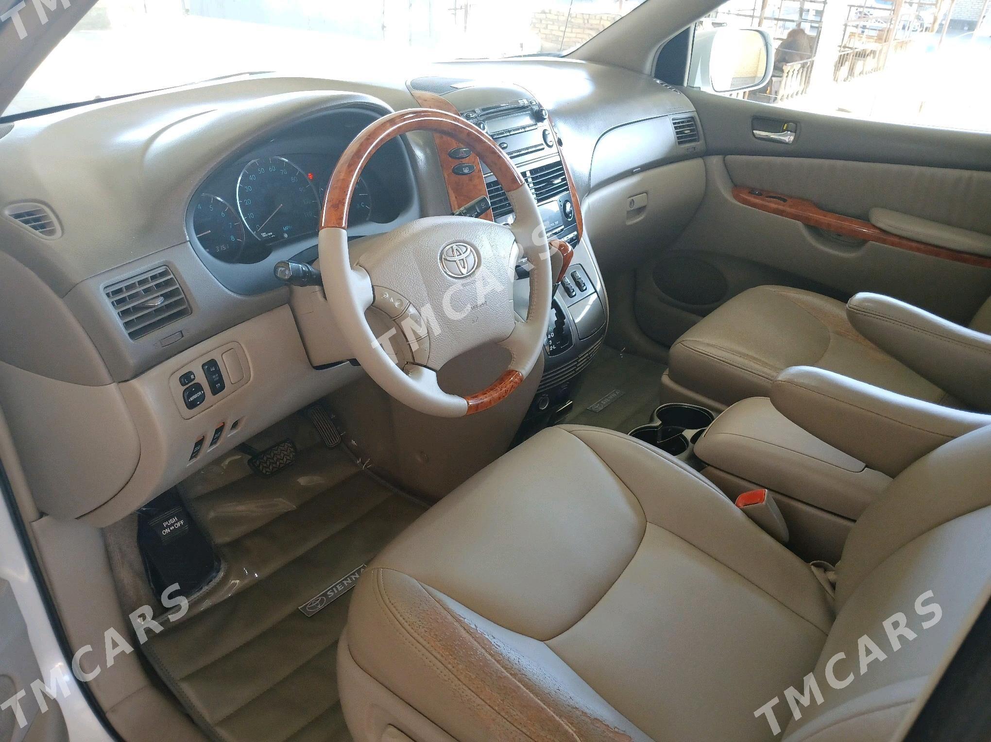 Toyota Sienna 2006 - 265 000 TMT - Мары - img 7
