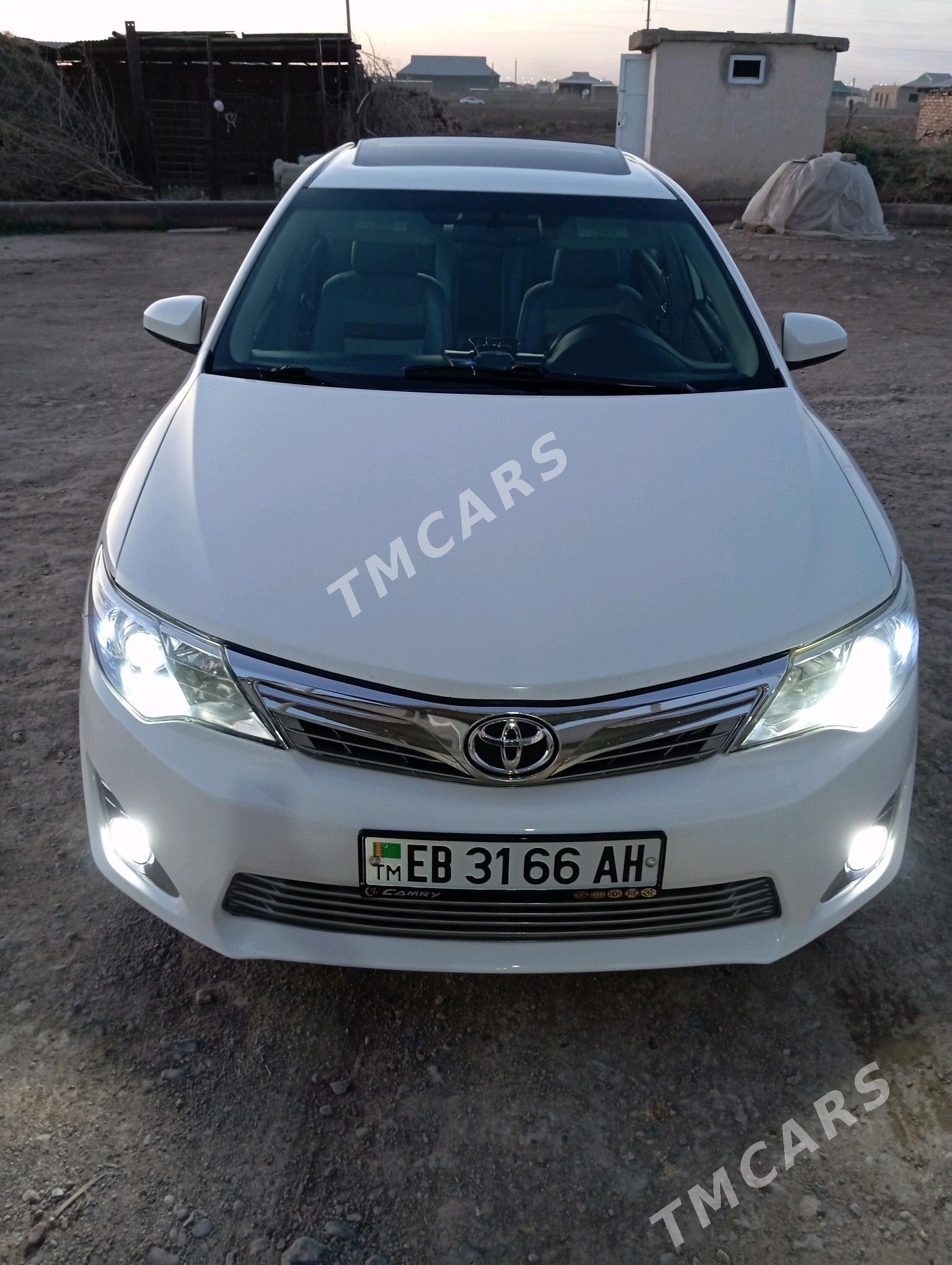 Toyota Camry 2012 - 215 000 TMT - Теджен - img 3