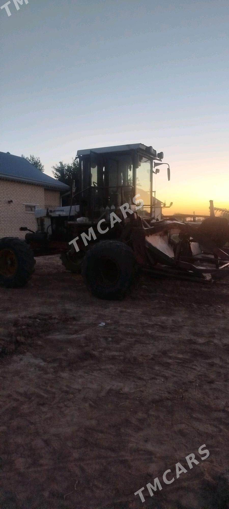 MTZ 82 1990 - 300 000 TMT - Babadaýhan - img 2
