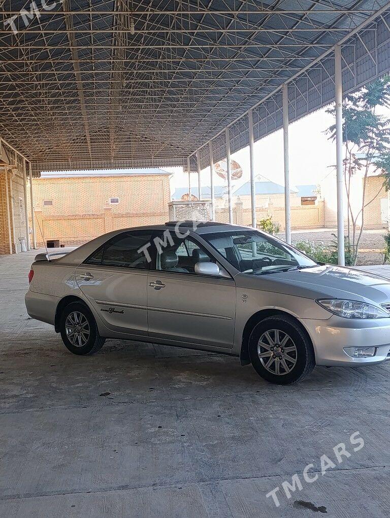 Toyota Camry 2004 - 210 000 TMT - Мары - img 5