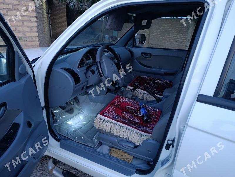 Toyota Hilux 2011 - 190 000 TMT - Серахс - img 3