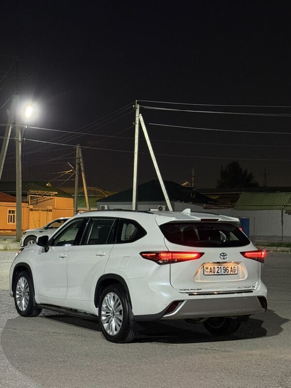 Toyota Highlander 2022 - 750 000 TMT - Ашхабад - img 3