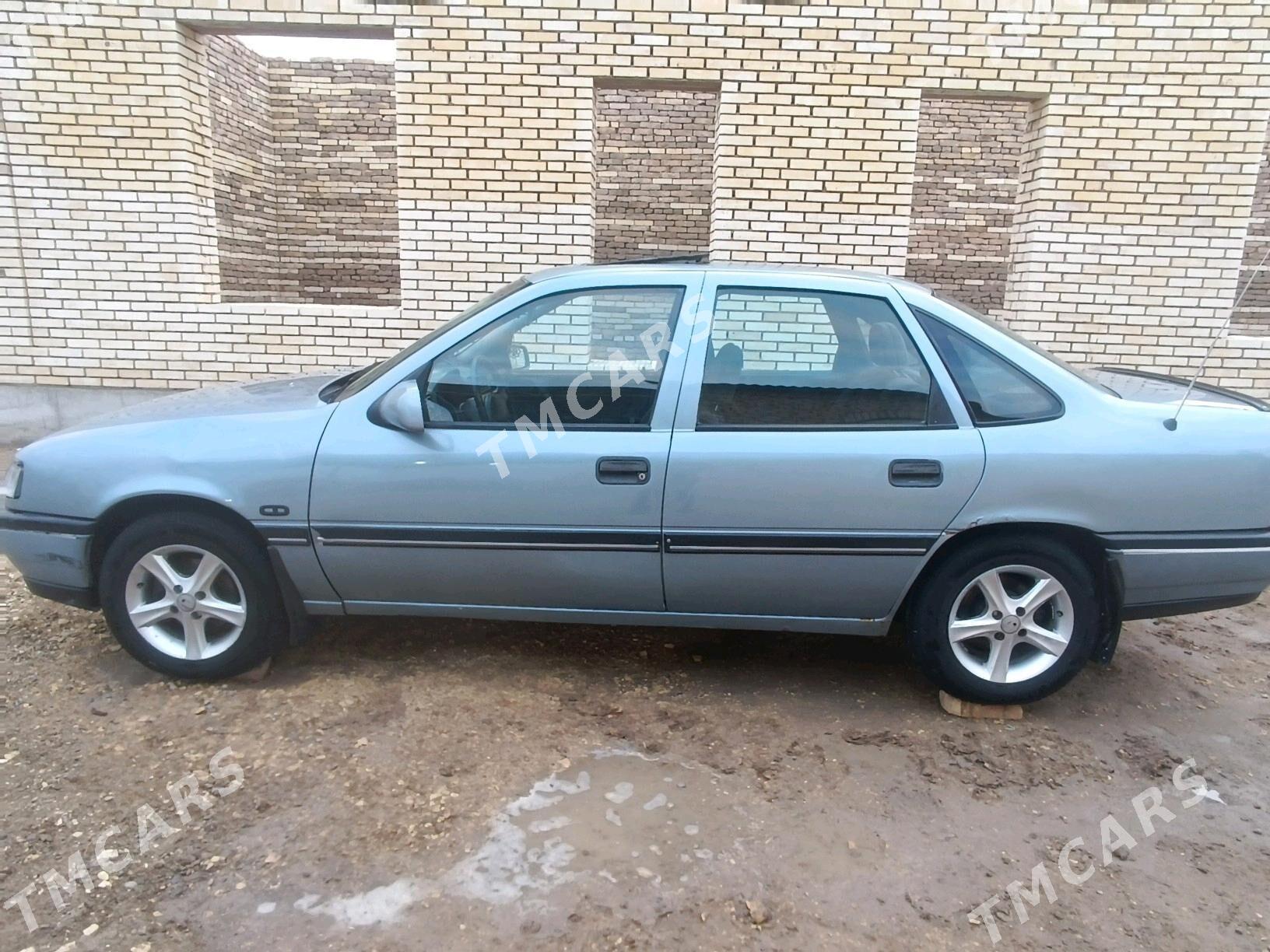 Opel Vectra 1989 - 35 000 TMT - Сакарчага - img 2
