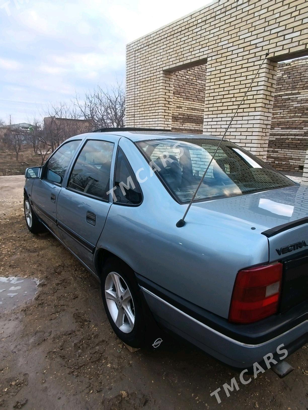 Opel Vectra 1989 - 35 000 TMT - Сакарчага - img 3