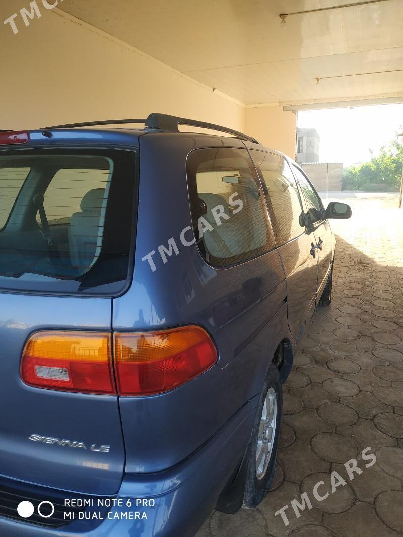 Toyota Sienna 2000 - 160 000 TMT - Kerki - img 2