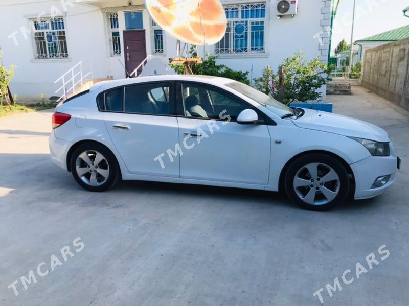 Chevrolet Cruze 2012 - 140 000 TMT - Тязе заман - img 3