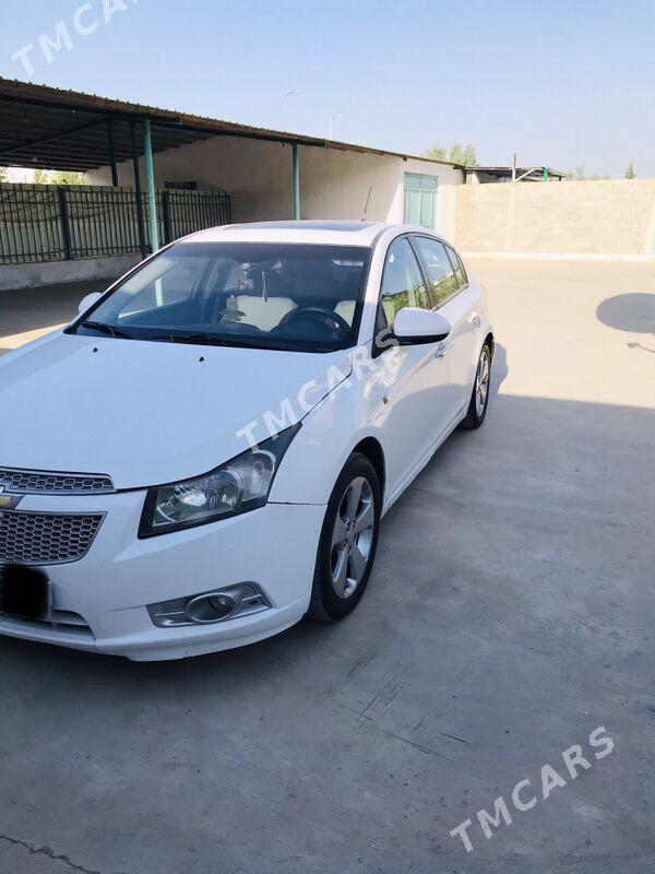 Chevrolet Cruze 2012 - 140 000 TMT - Тязе заман - img 5