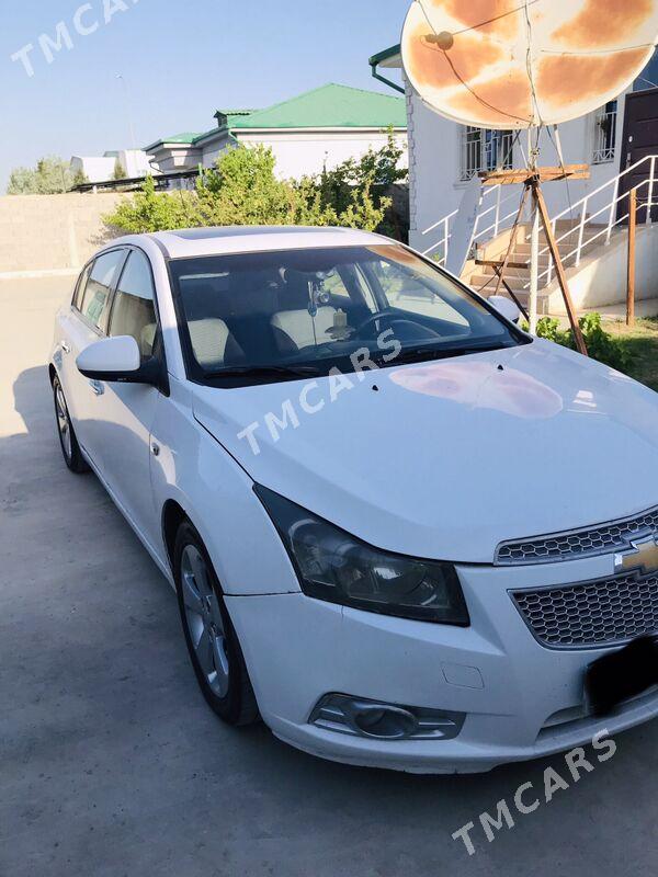 Chevrolet Cruze 2012 - 140 000 TMT - Тязе заман - img 2