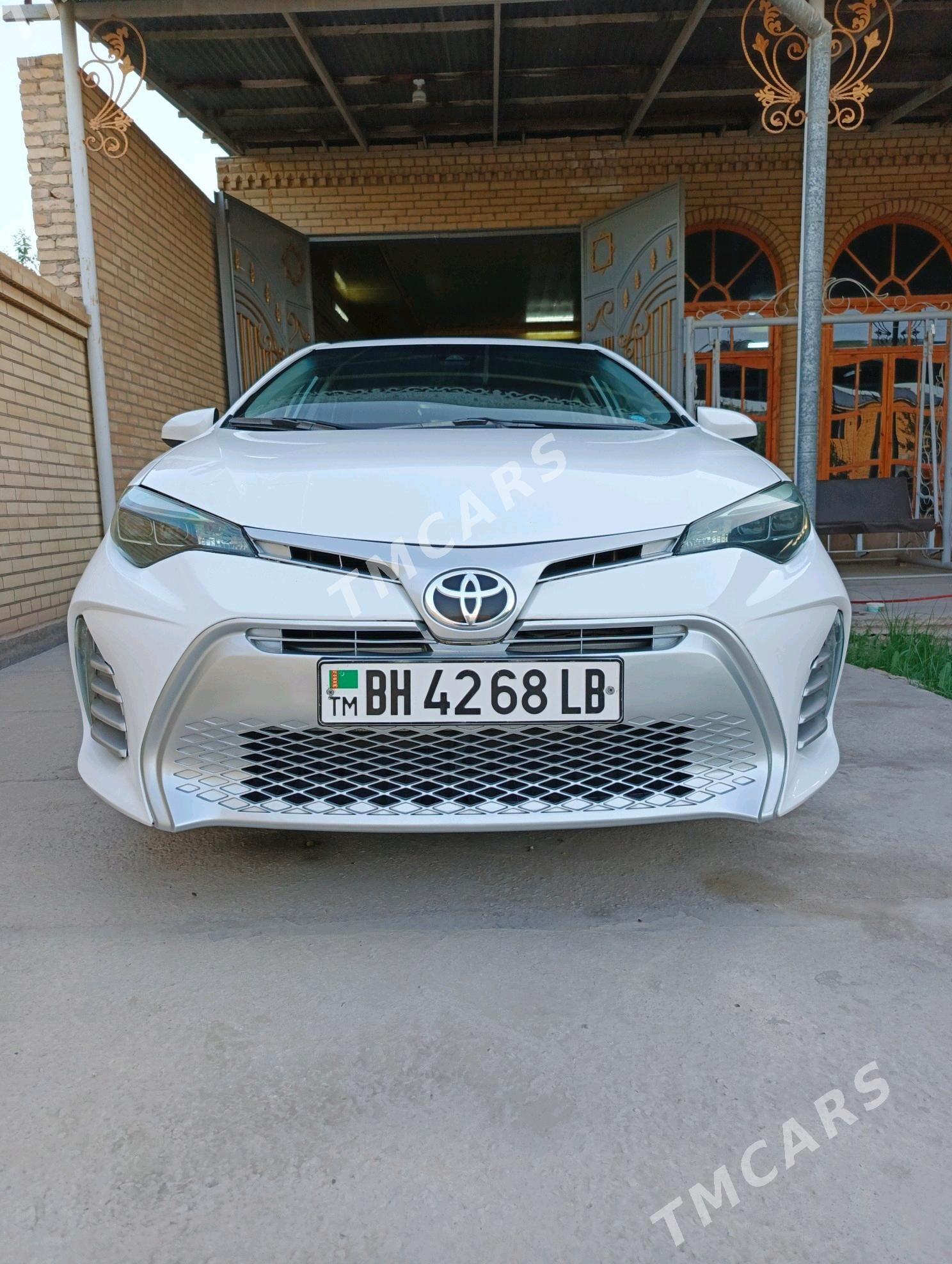 Toyota Corolla 2018 - 210 000 TMT - Туркменабат - img 4