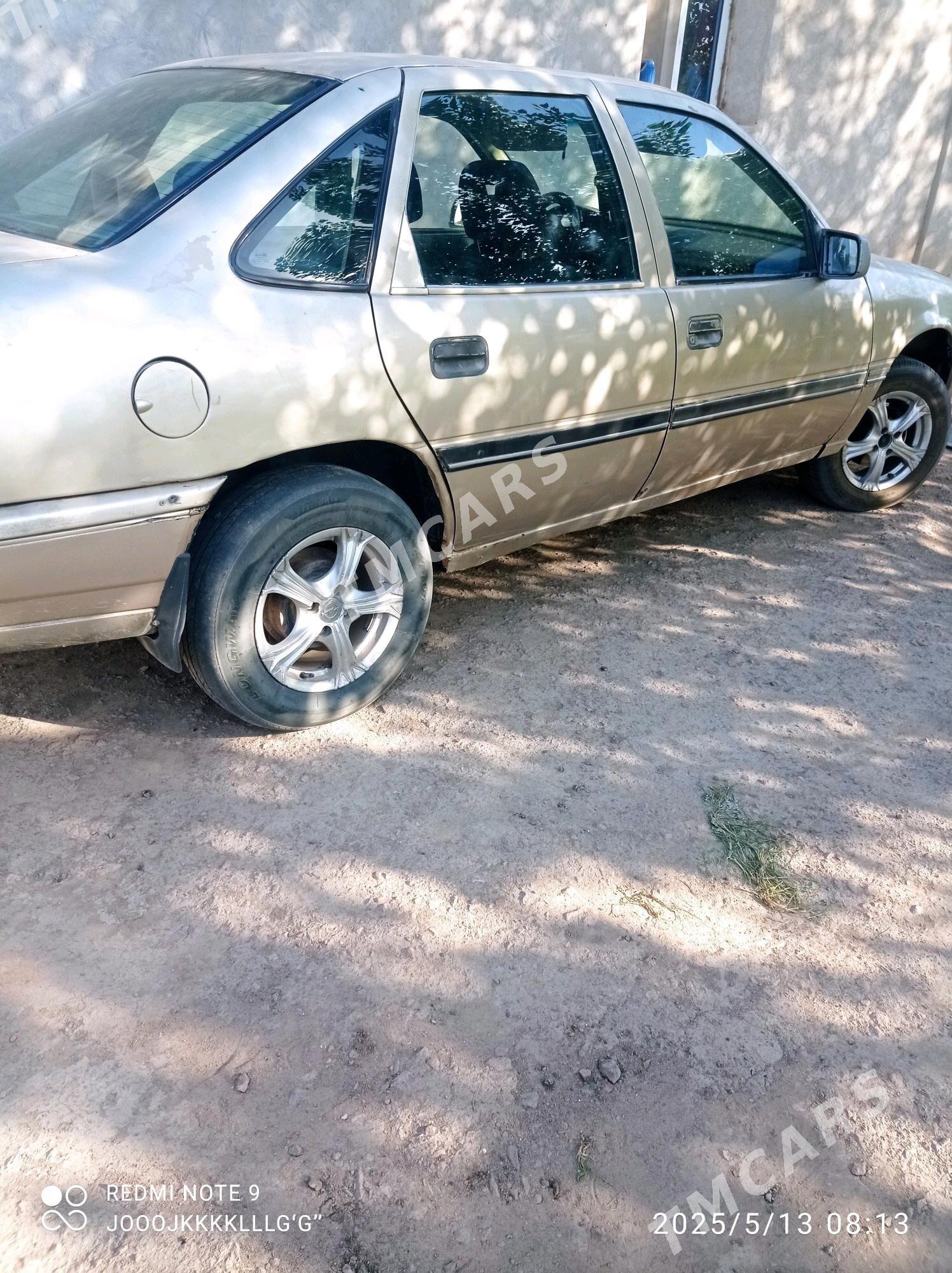 Opel Vectra 1989 - 19 000 TMT - Губадаг - img 2