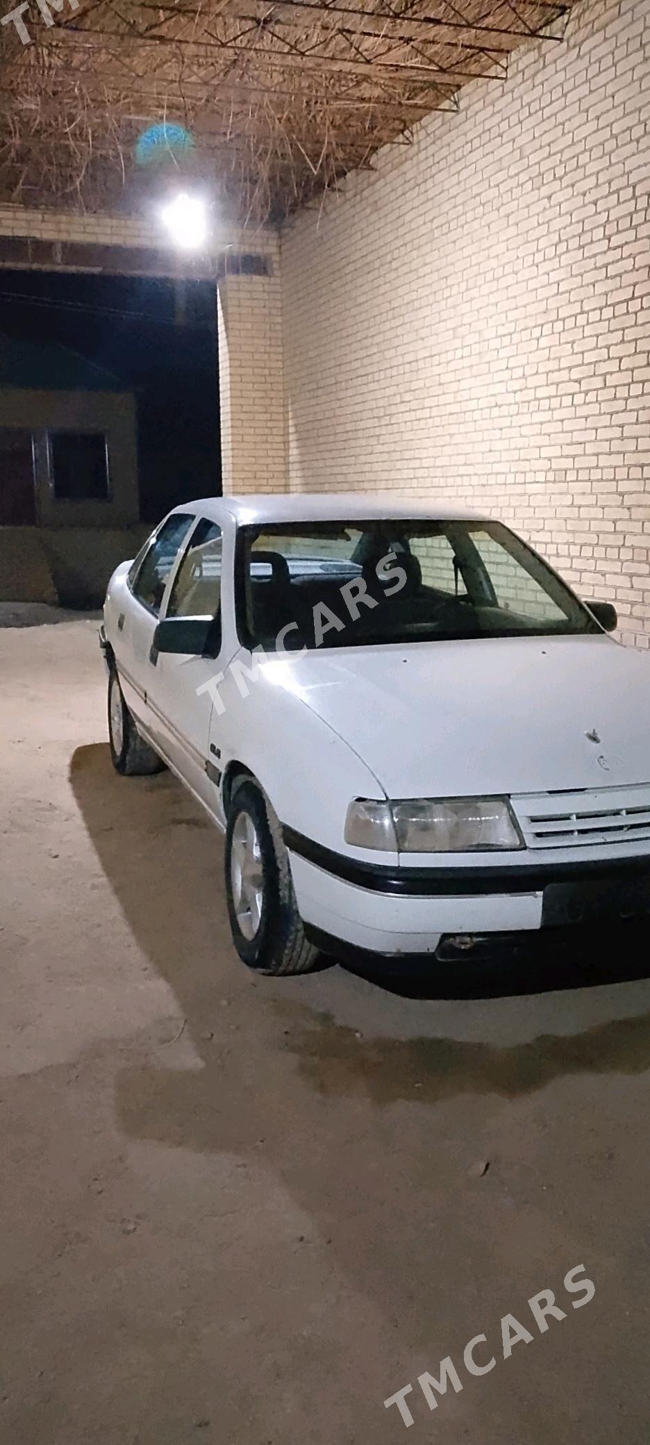 Opel Vectra 1990 - 23 000 TMT - Керки - img 3