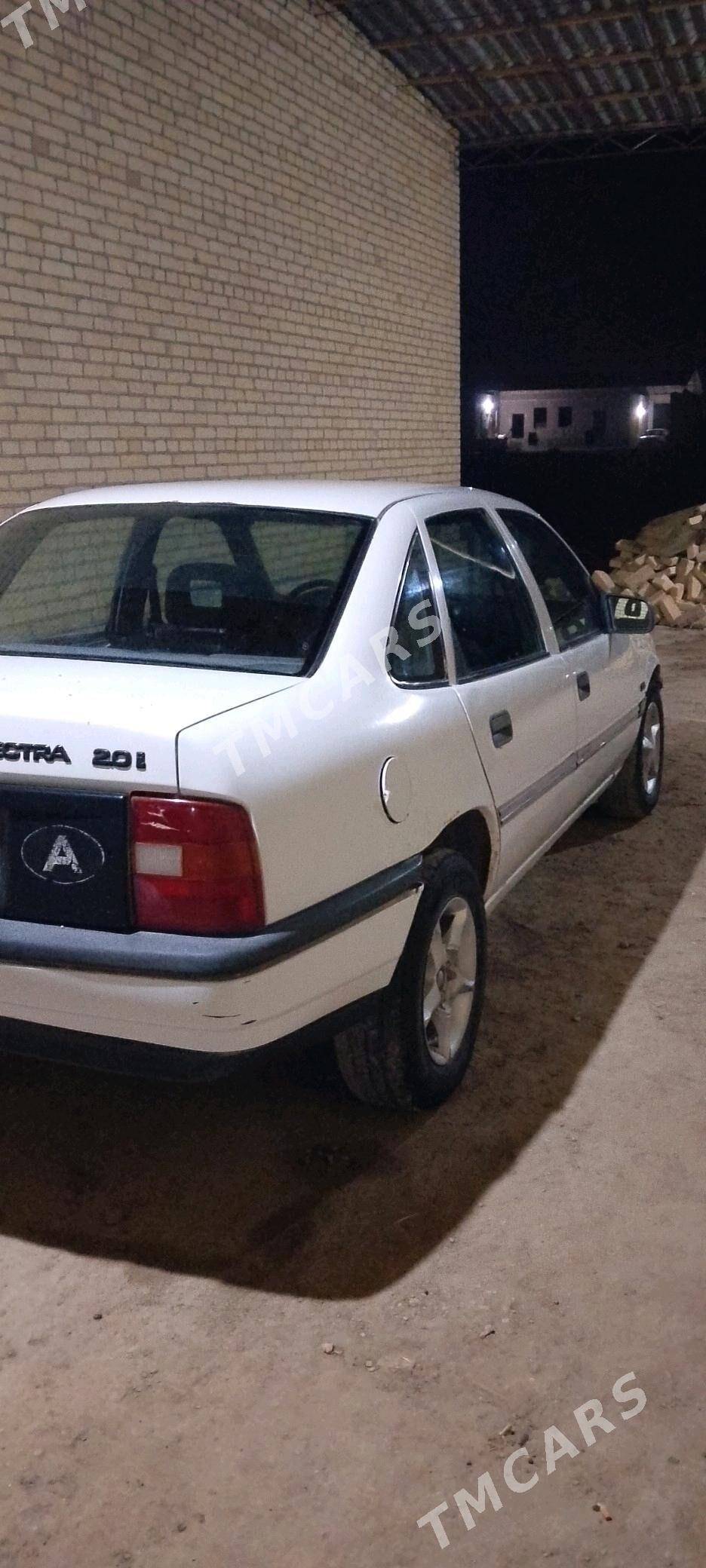 Opel Vectra 1990 - 23 000 TMT - Керки - img 2