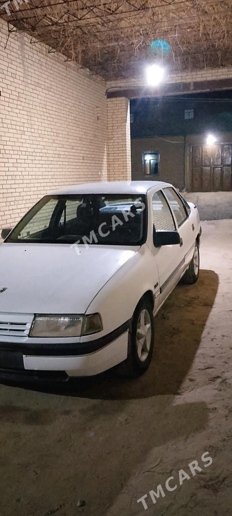 Opel Vectra 1990 - 23 000 TMT - Керки - img 5