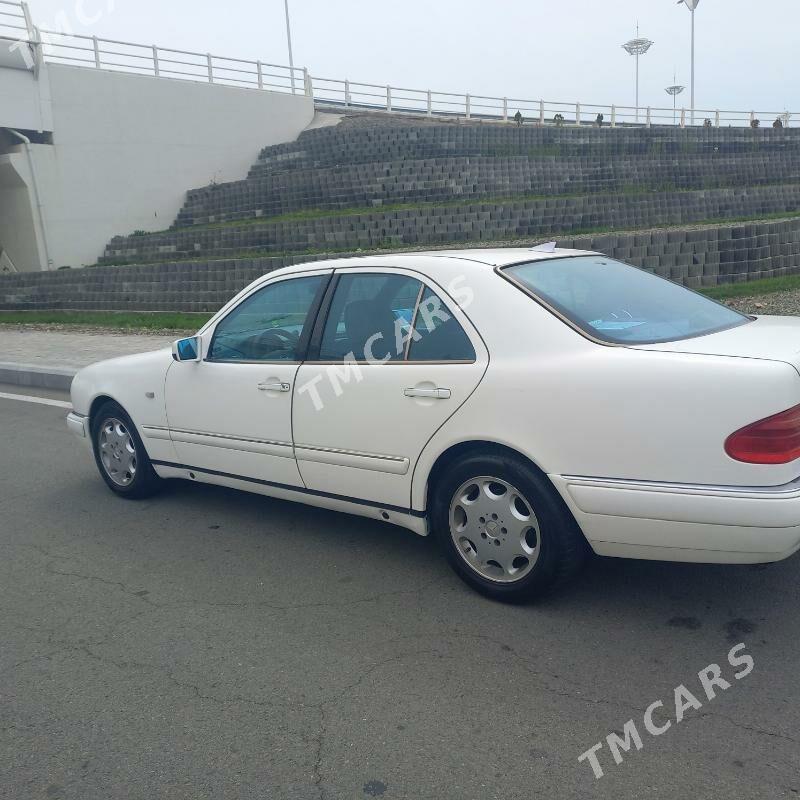 Mercedes-Benz E320 1997 - 90 000 TMT - Türkmenbaşy - img 4