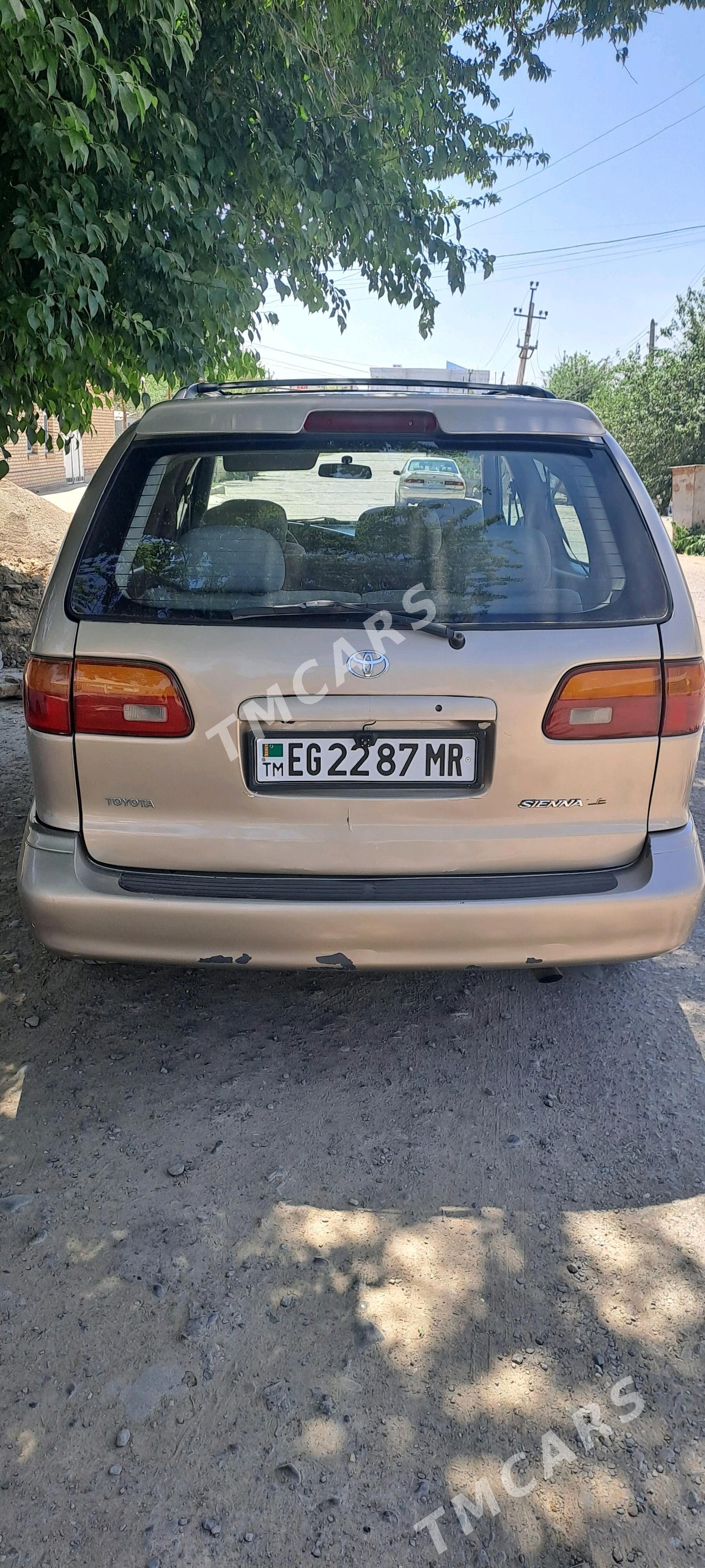 Toyota Sienna 2000 - 130 000 TMT - Ёлётен - img 3