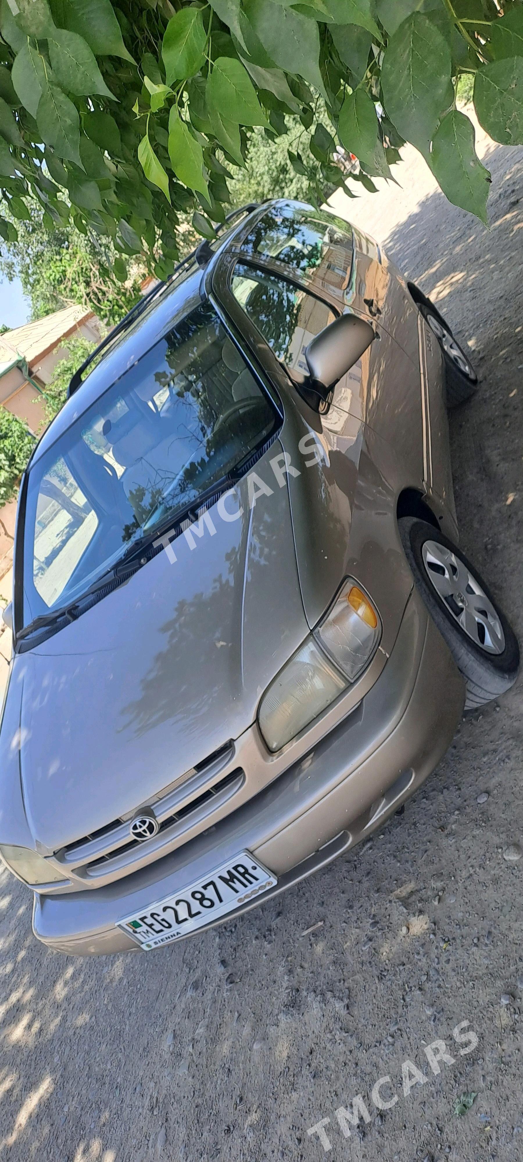 Toyota Sienna 2000 - 130 000 TMT - Ёлётен - img 2