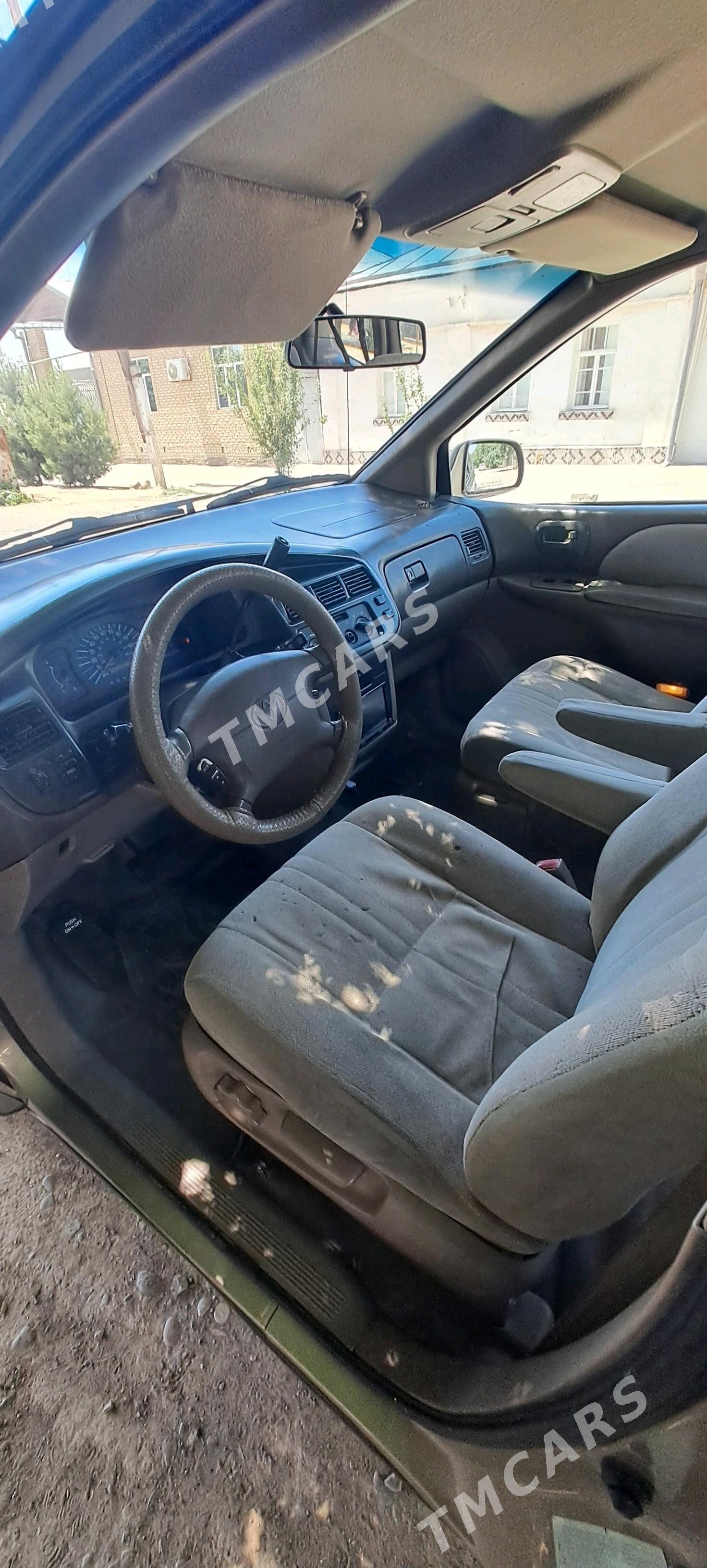 Toyota Sienna 2000 - 130 000 TMT - Ёлётен - img 4