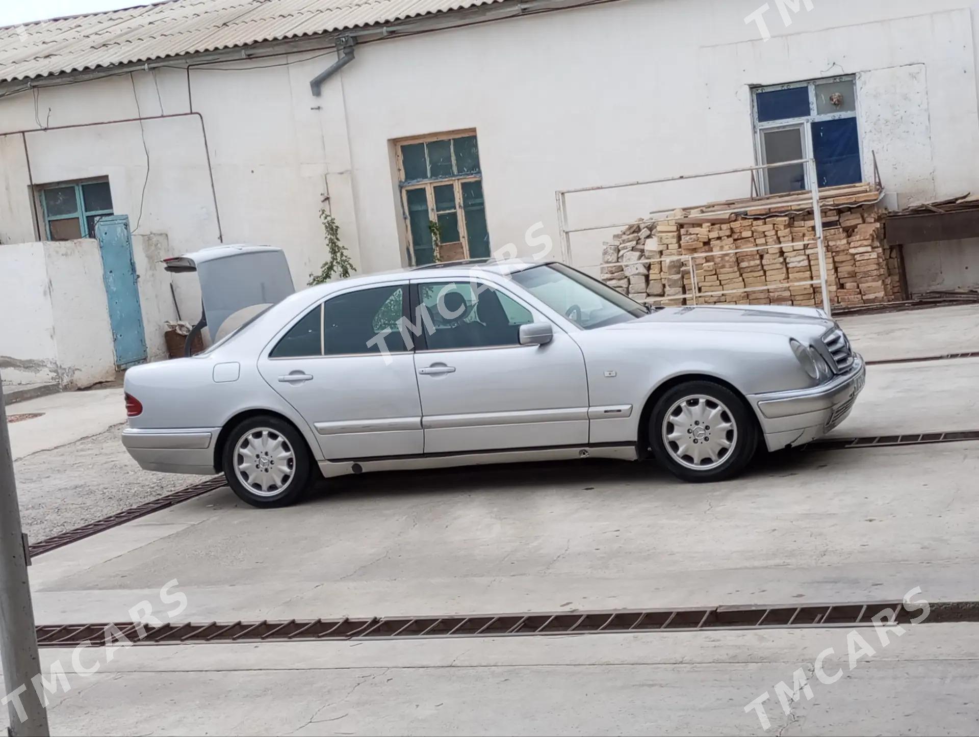 Mercedes-Benz 230E 1998 - 75 000 TMT - Гызыларбат - img 10
