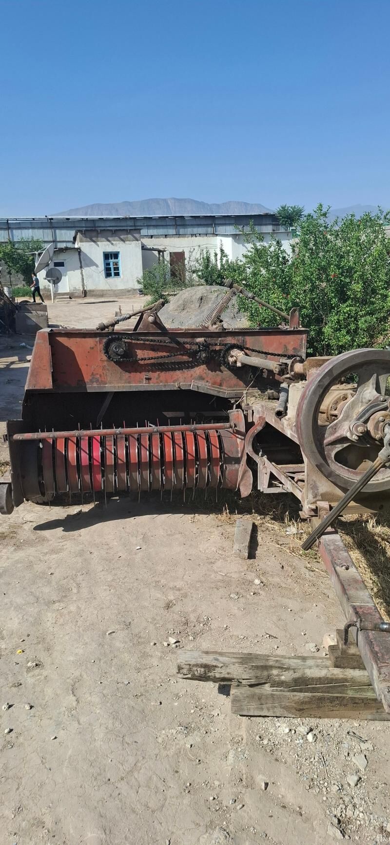 pres tadiwor gyrgyz 40 000 TMT - Бузмеин - img 3