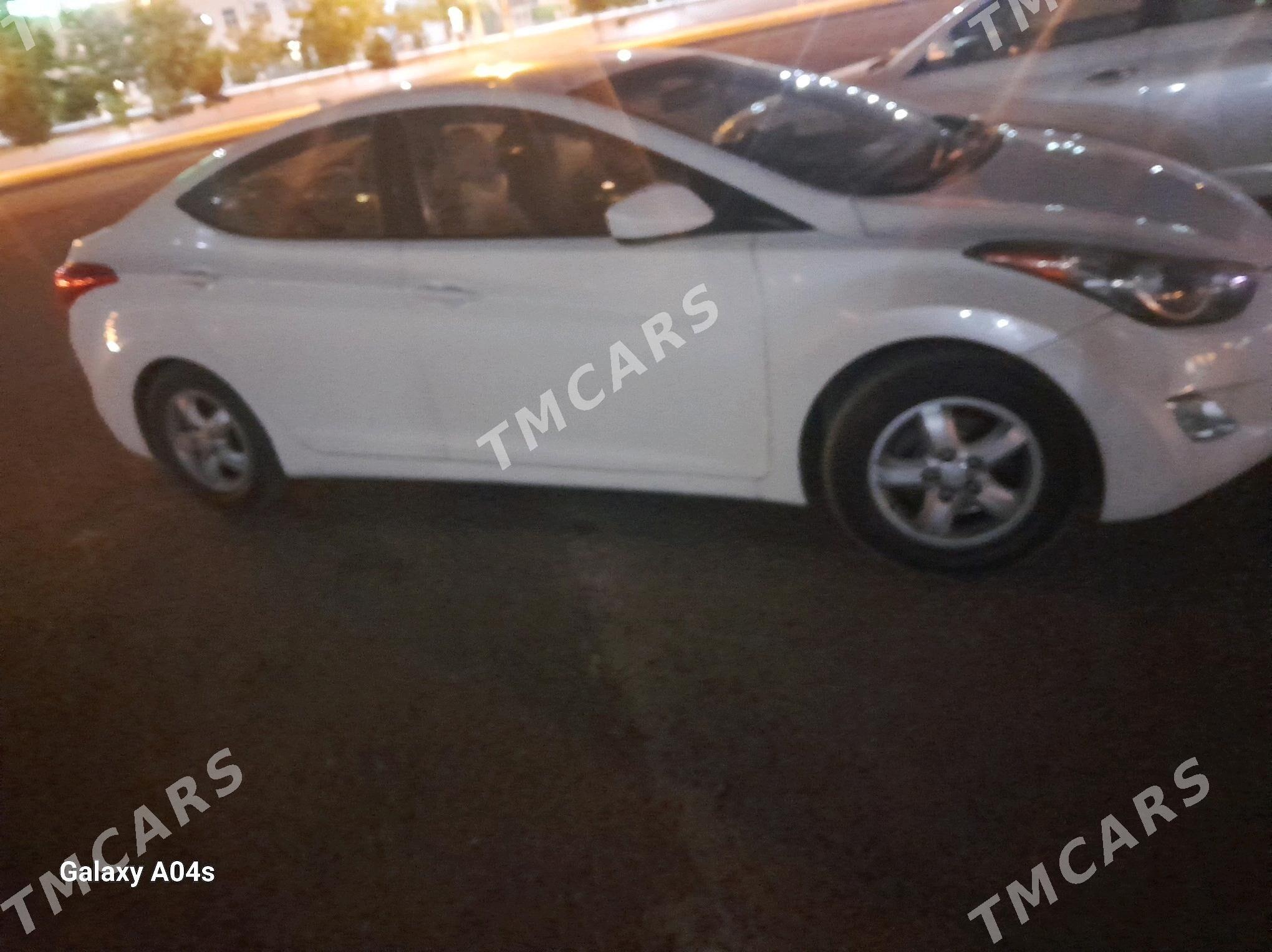 Hyundai Elantra 2011 - 135 000 TMT - Bäherden - img 3