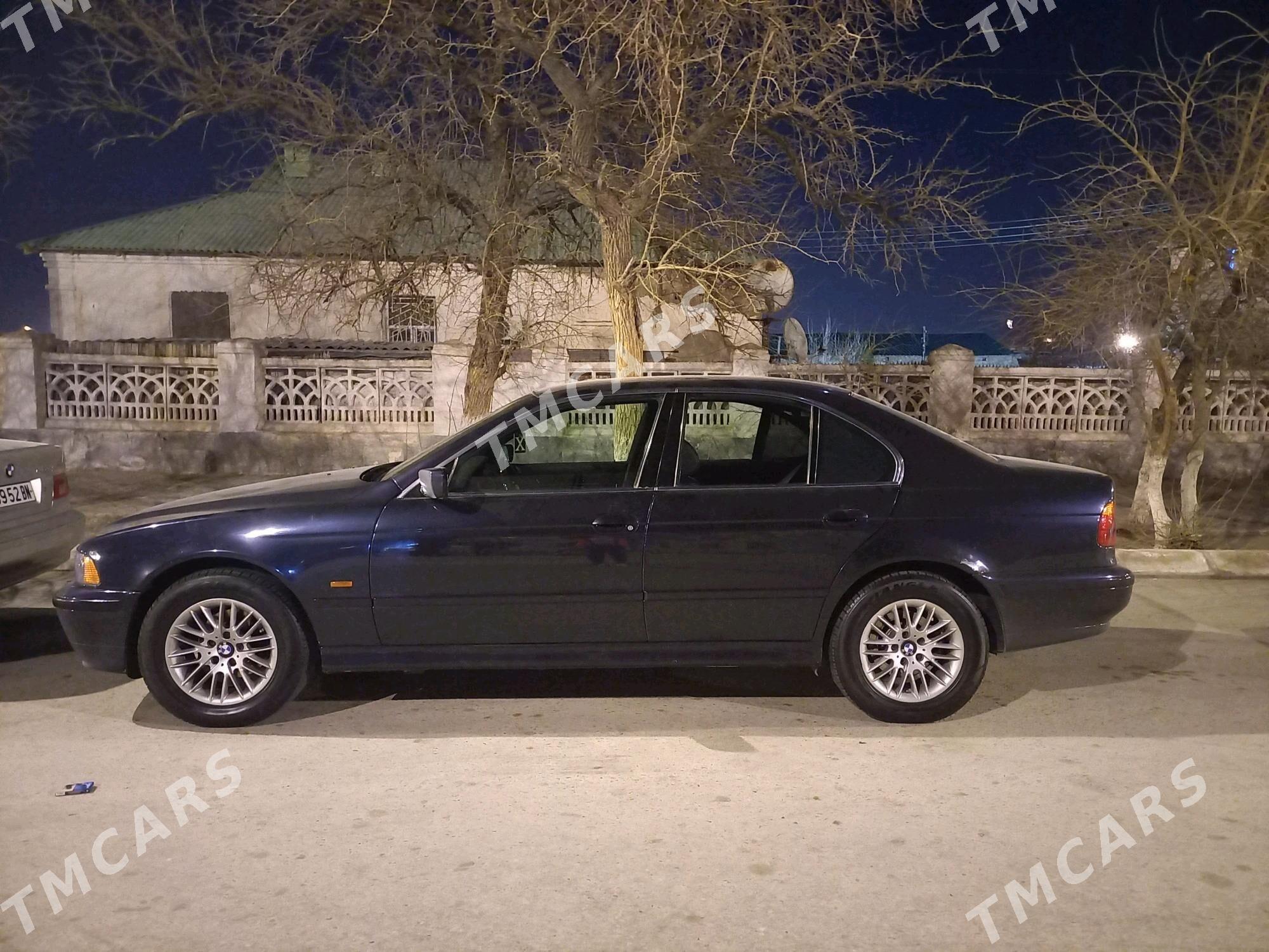 BMW E39 2000 - 105 000 TMT - Балканабат - img 2