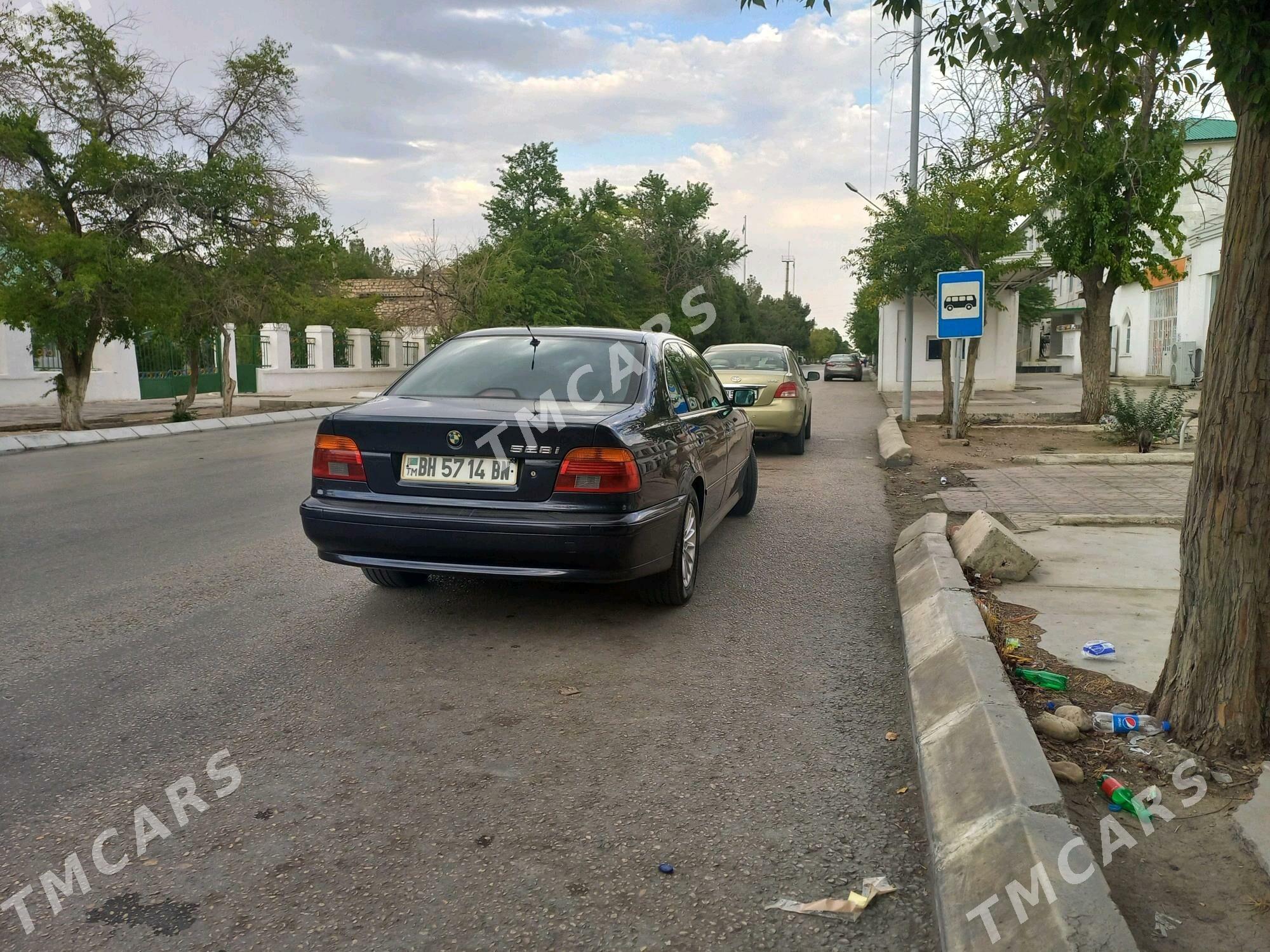 BMW E39 2000 - 105 000 TMT - Балканабат - img 3