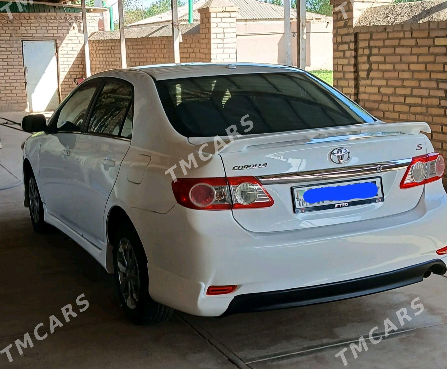 Toyota Corolla 2011 - 135 000 TMT - Акдепе - img 4