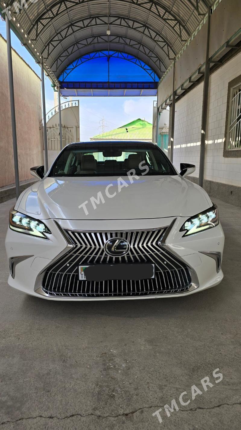 Lexus ES 350 2019 - 600 000 TMT - Бузмеин - img 3