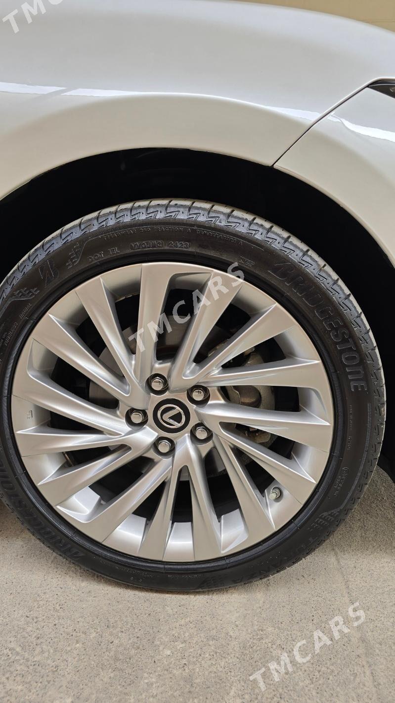 Lexus ES 350 2019 - 600 000 TMT - Бузмеин - img 9