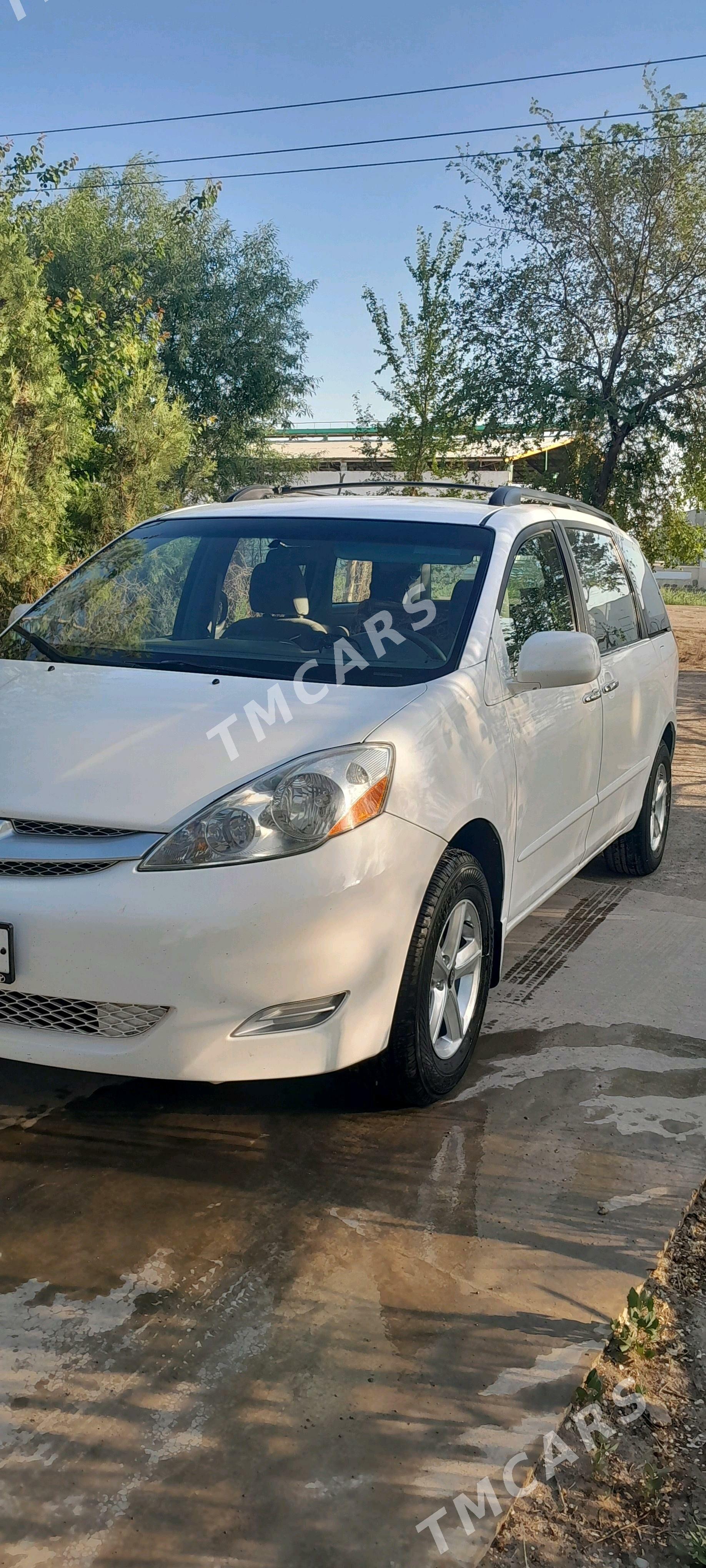 Toyota Sienna 2009 - 210 000 TMT - Akdepe - img 3