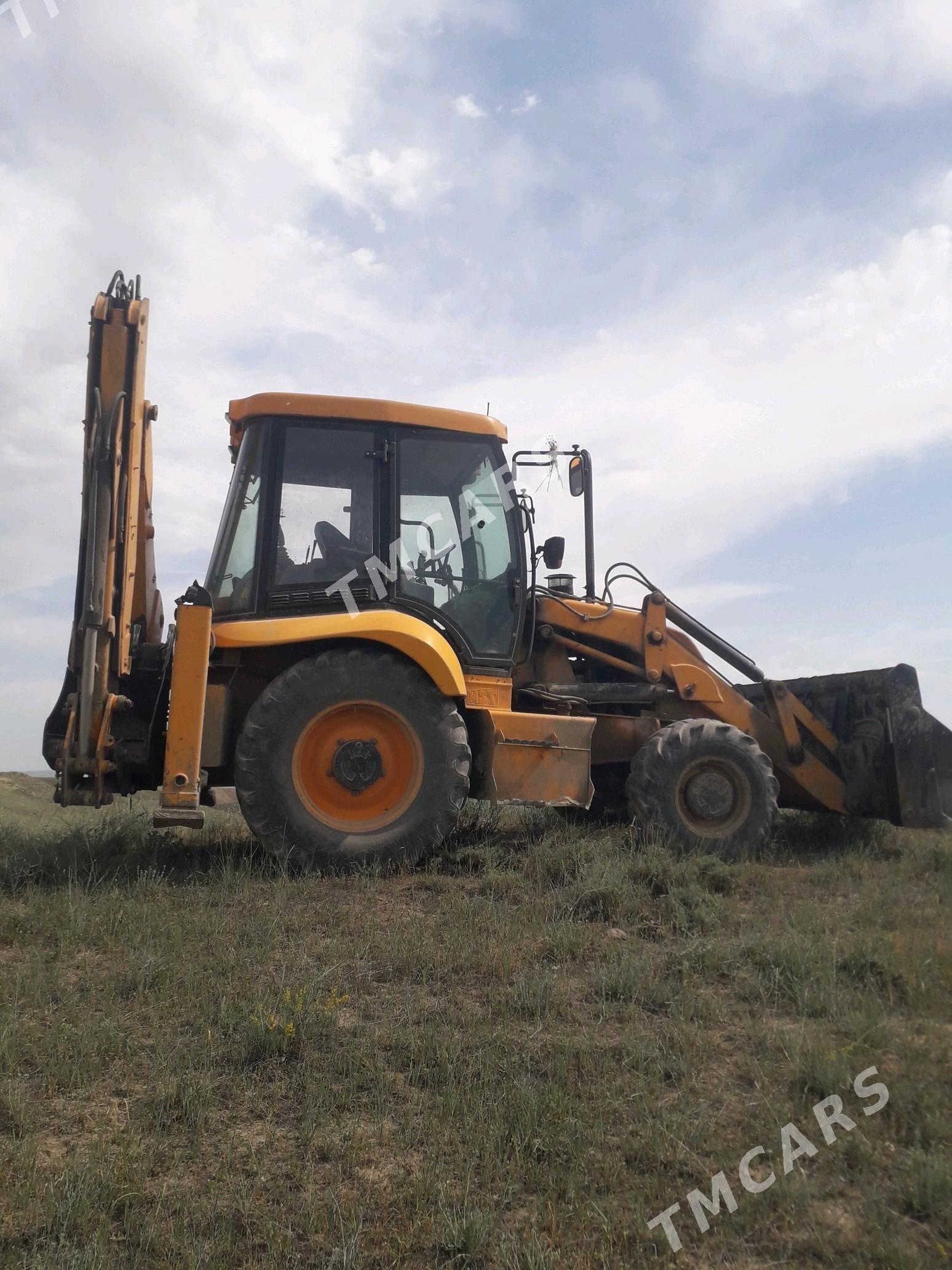 JCB 3CX Compact 2000 - 280 000 TMT - Махтумкули - img 2