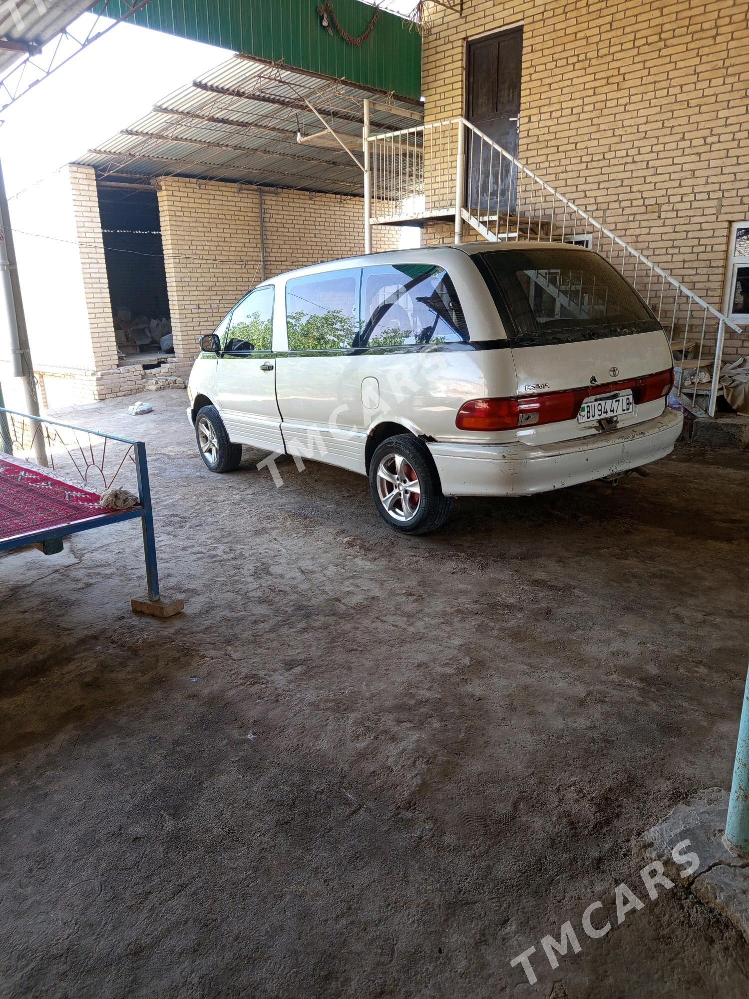 Toyota Previa 1991 - 35 000 TMT - Халач - img 3