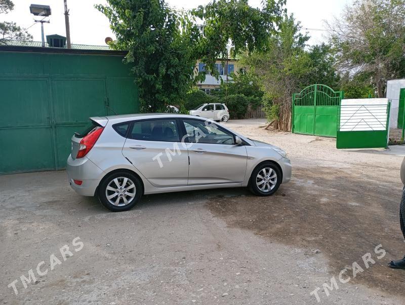 Hyundai Accent 2014 - 140 000 TMT - Balkanabat - img 3