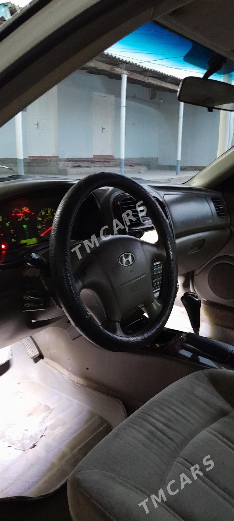 Hyundai Sonata 2002 - 70 000 TMT - Garadamak Şor - img 7
