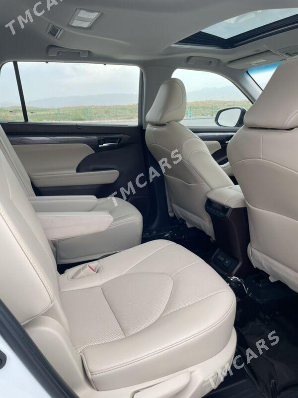 Toyota Highlander 2022 - 710 000 TMT - Ашхабад - img 4