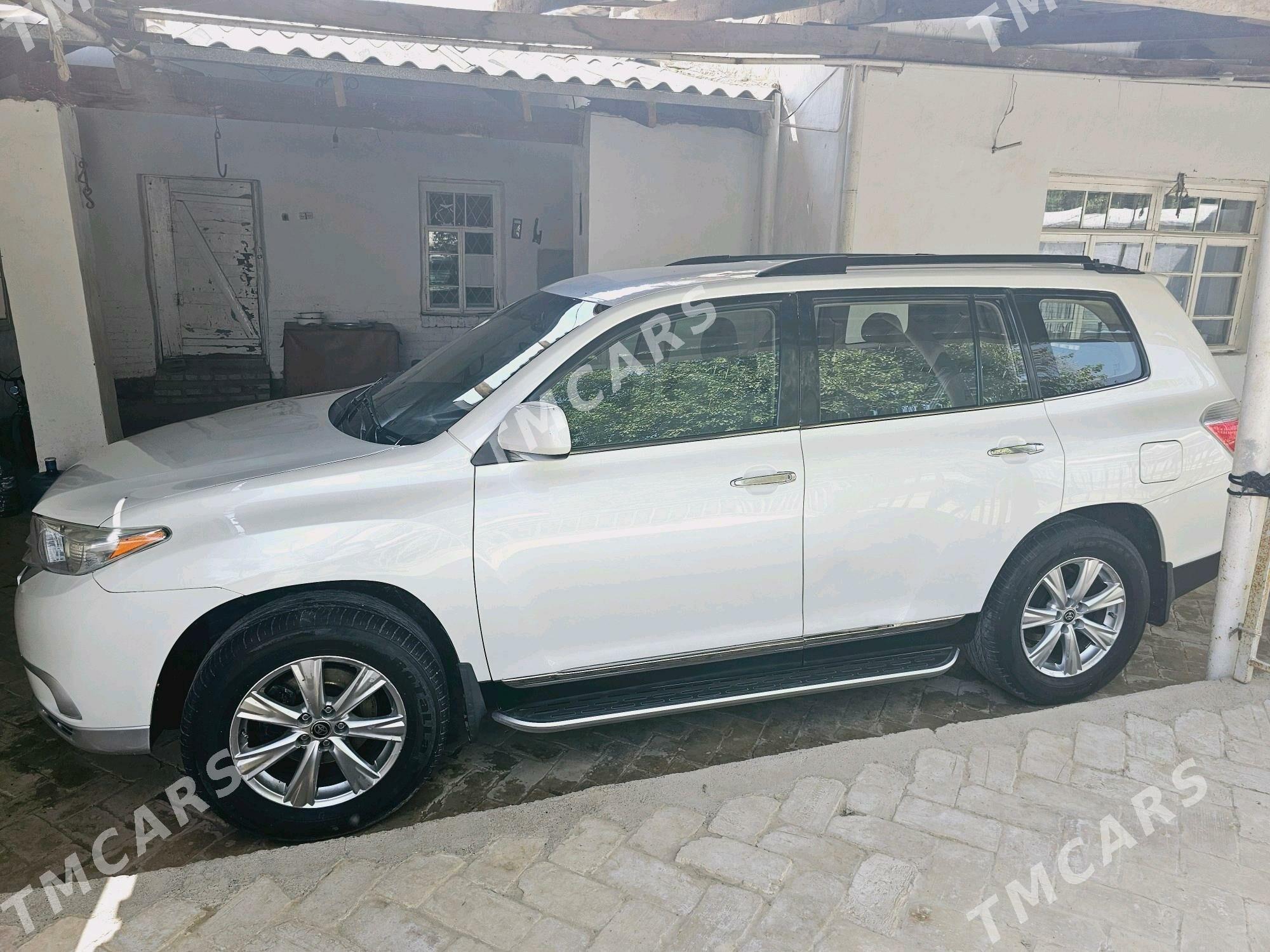 Toyota Highlander 2013 - 280 000 TMT - Ýolöten - img 2