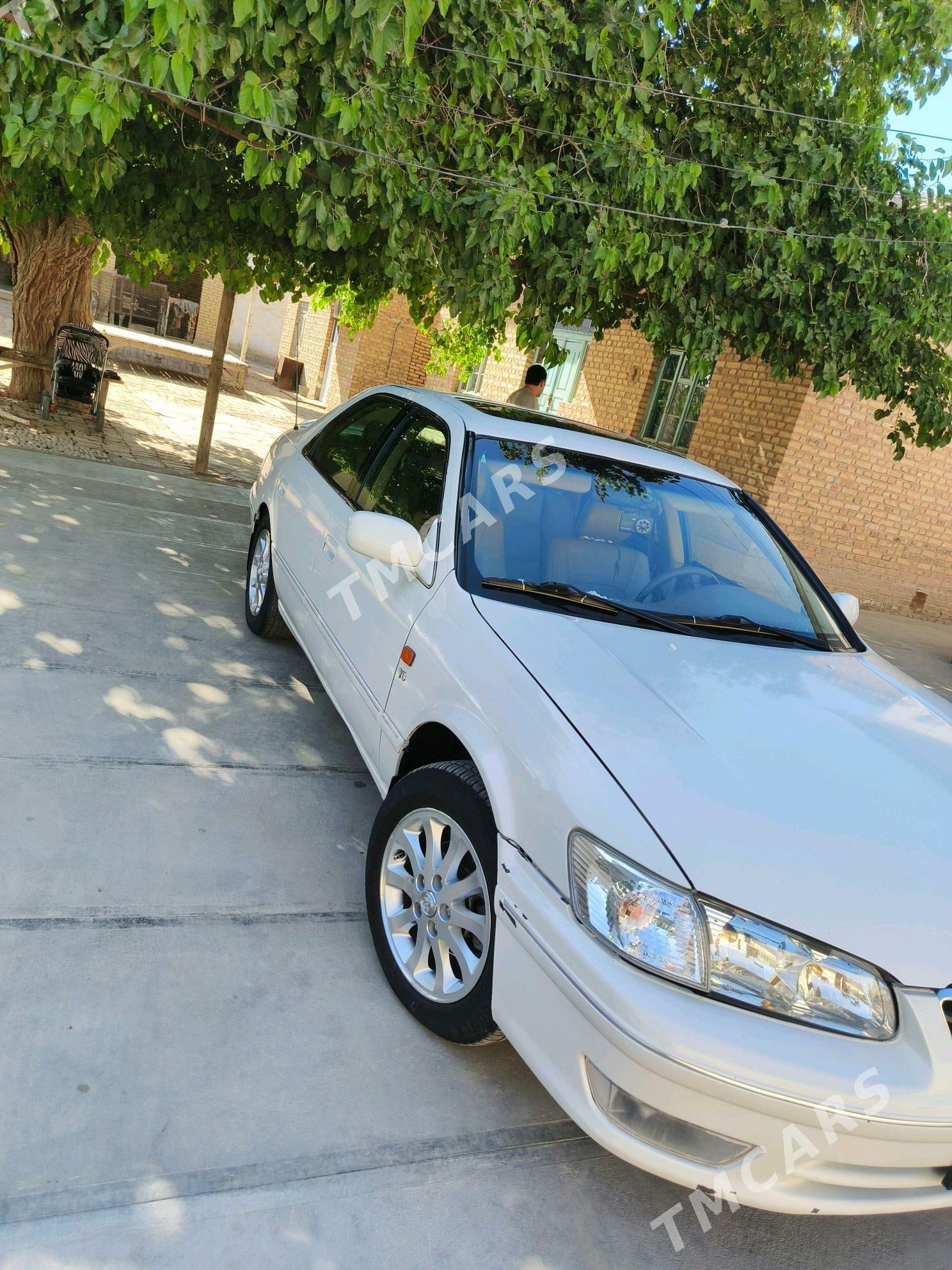 Toyota Camry 2000 - 142 000 TMT - Мары - img 7