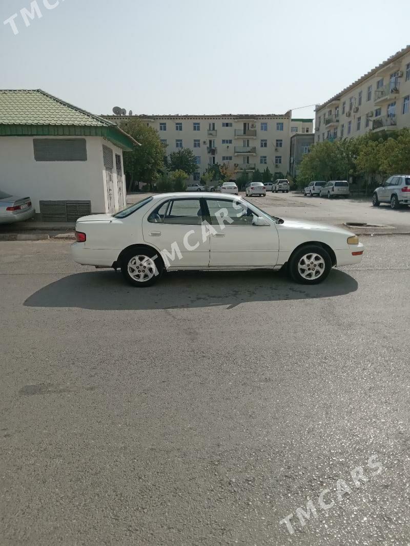 Toyota Camry 1994 - 87 000 TMT - Büzmeýin - img 3