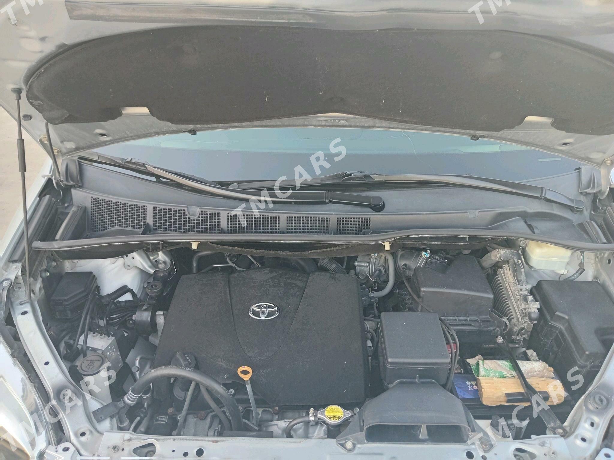 Toyota Sienna 2018 - 400 000 TMT - Туркменабат - img 6