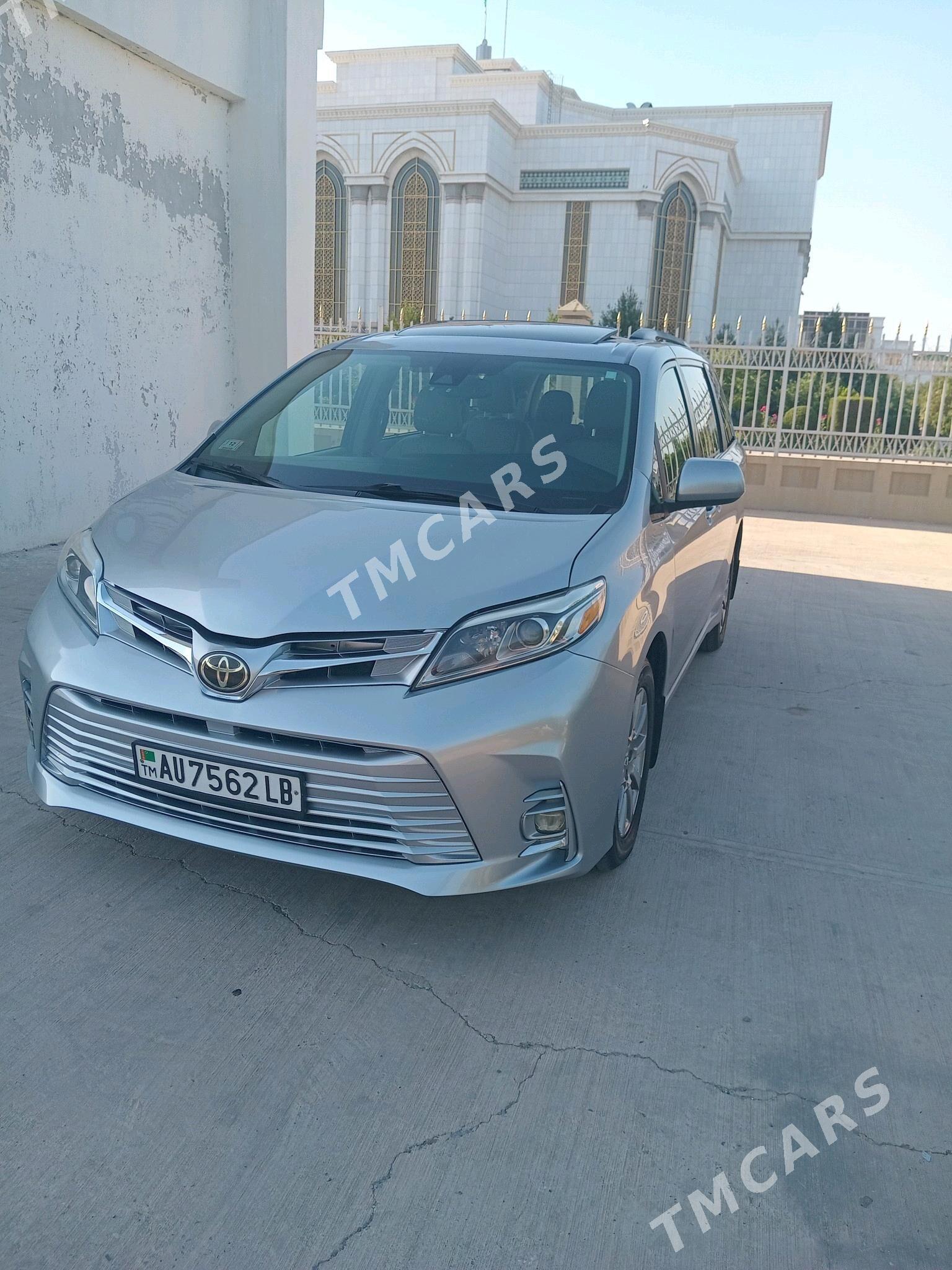 Toyota Sienna 2018 - 400 000 TMT - Туркменабат - img 7