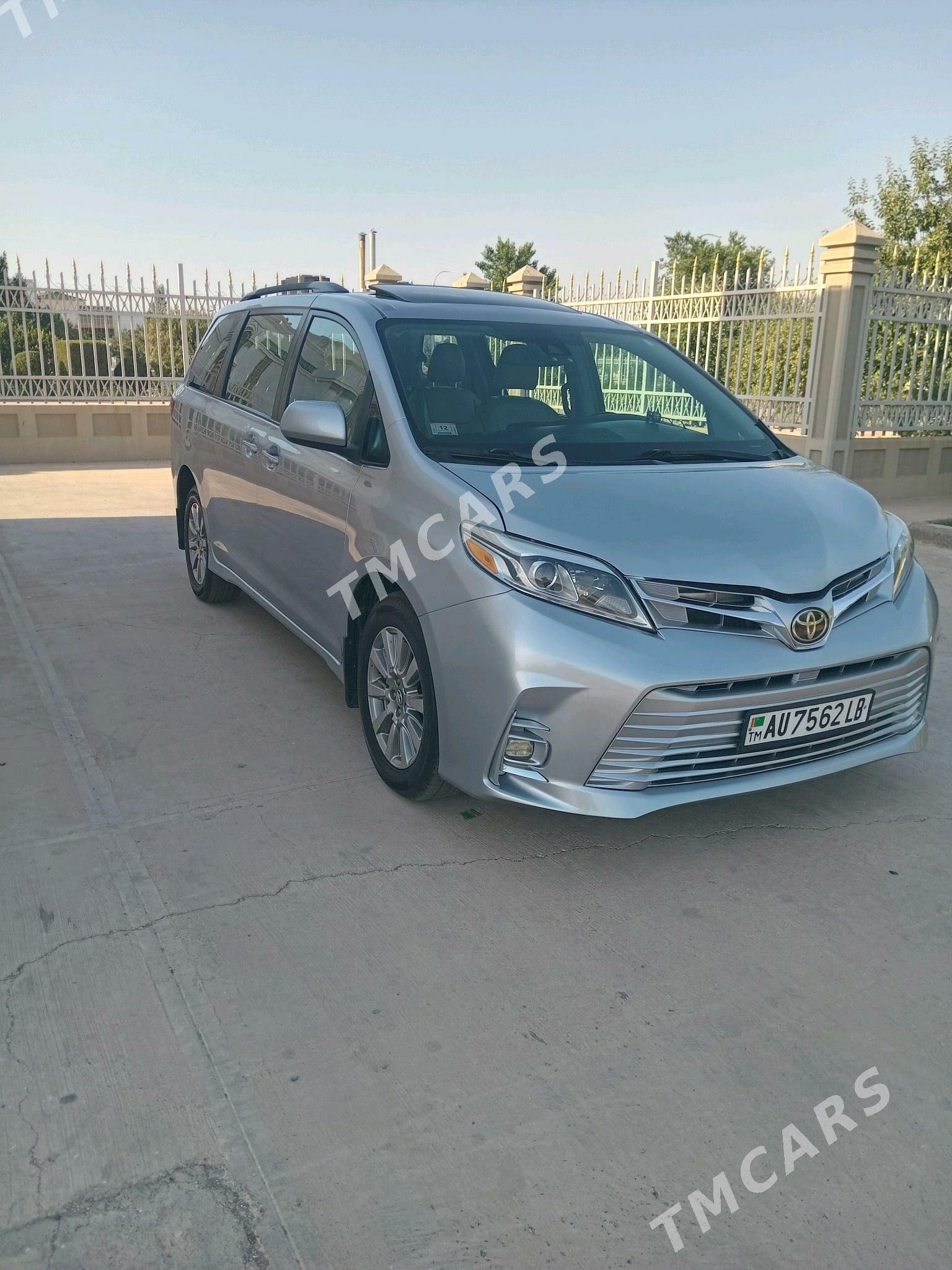 Toyota Sienna 2018 - 400 000 TMT - Туркменабат - img 10