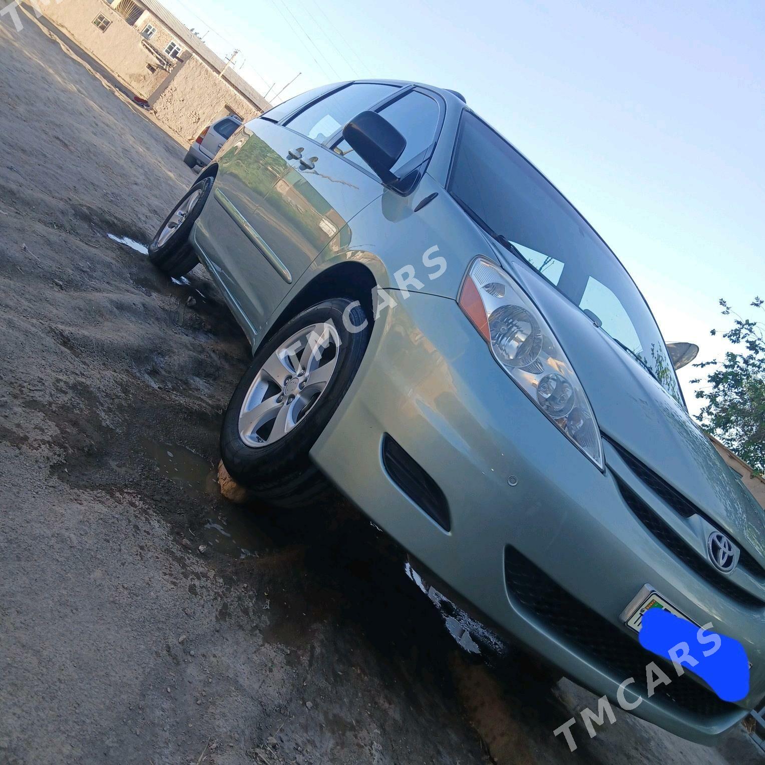 Toyota Sienna 2008 - 220 000 TMT - Gurbansoltan Eje - img 4