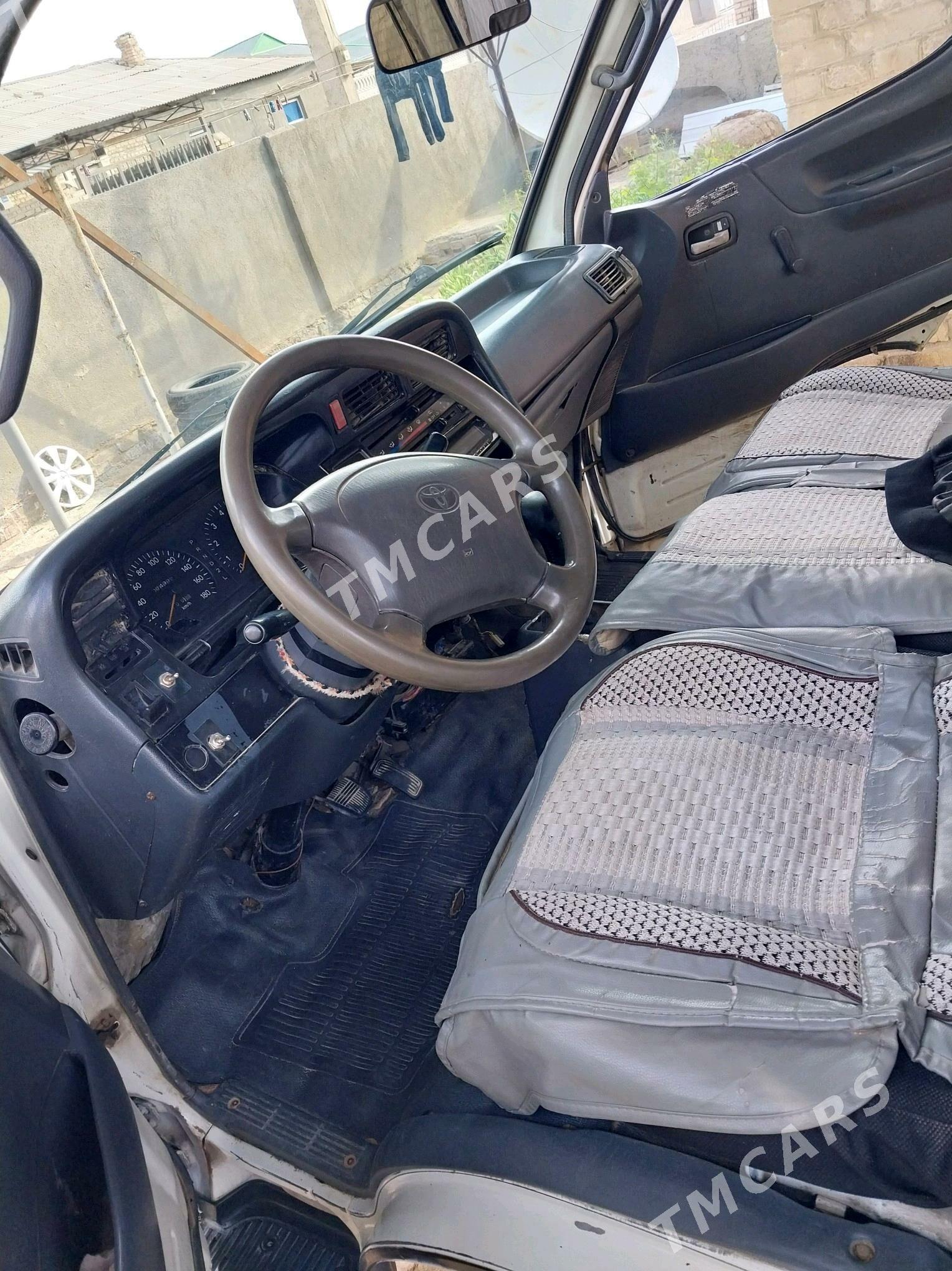 Toyota Hiace 1990 - 88 000 TMT - Ёлётен - img 6