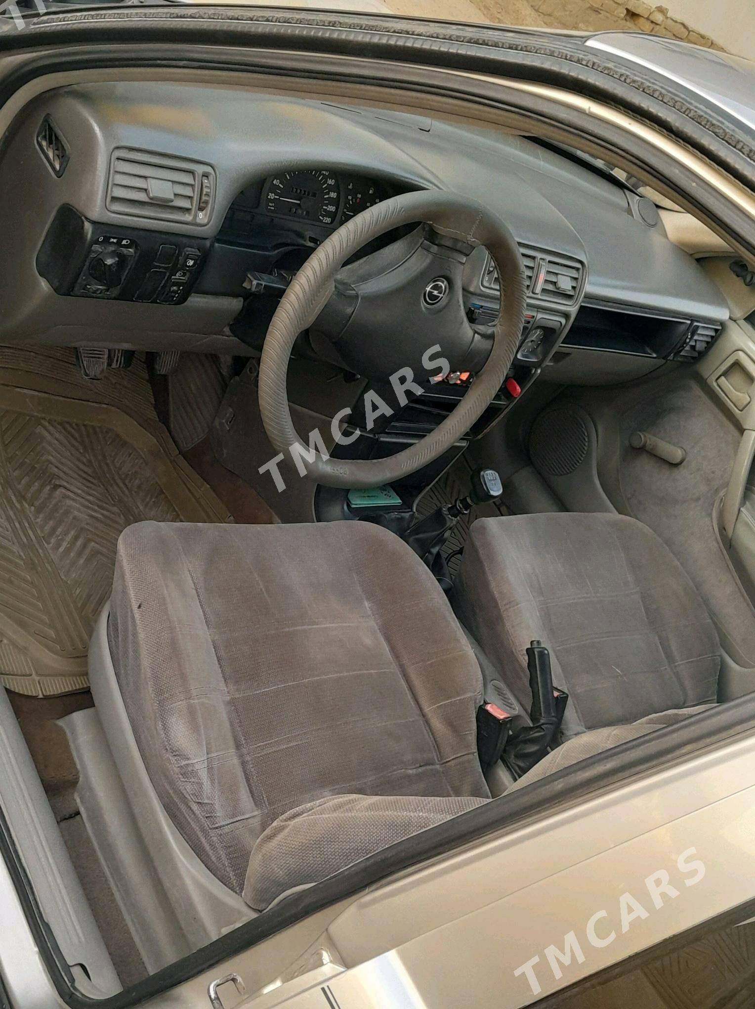 Opel Vectra 1989 - 38 000 TMT - Акдепе - img 5
